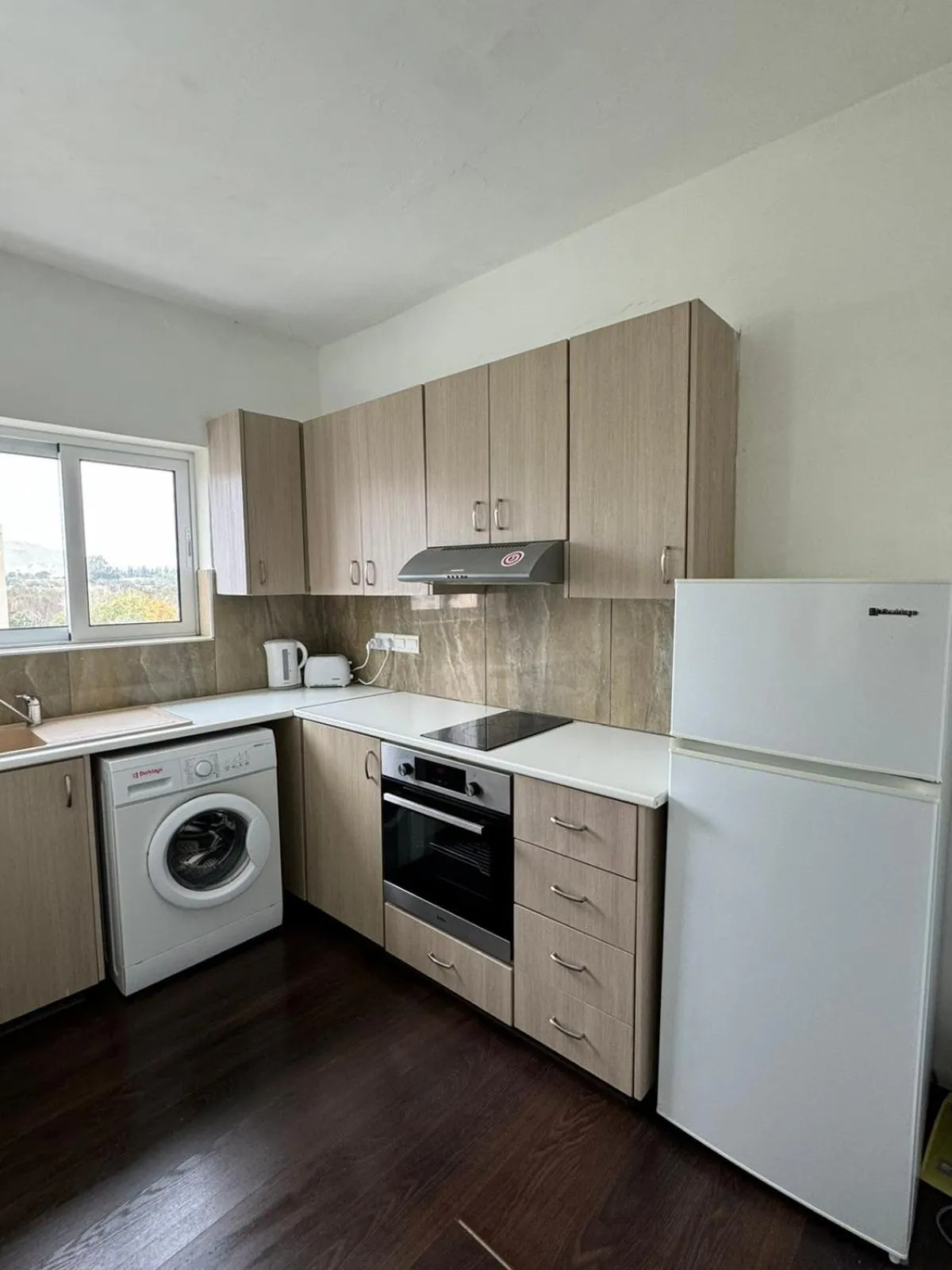 oven in Sea Apartments