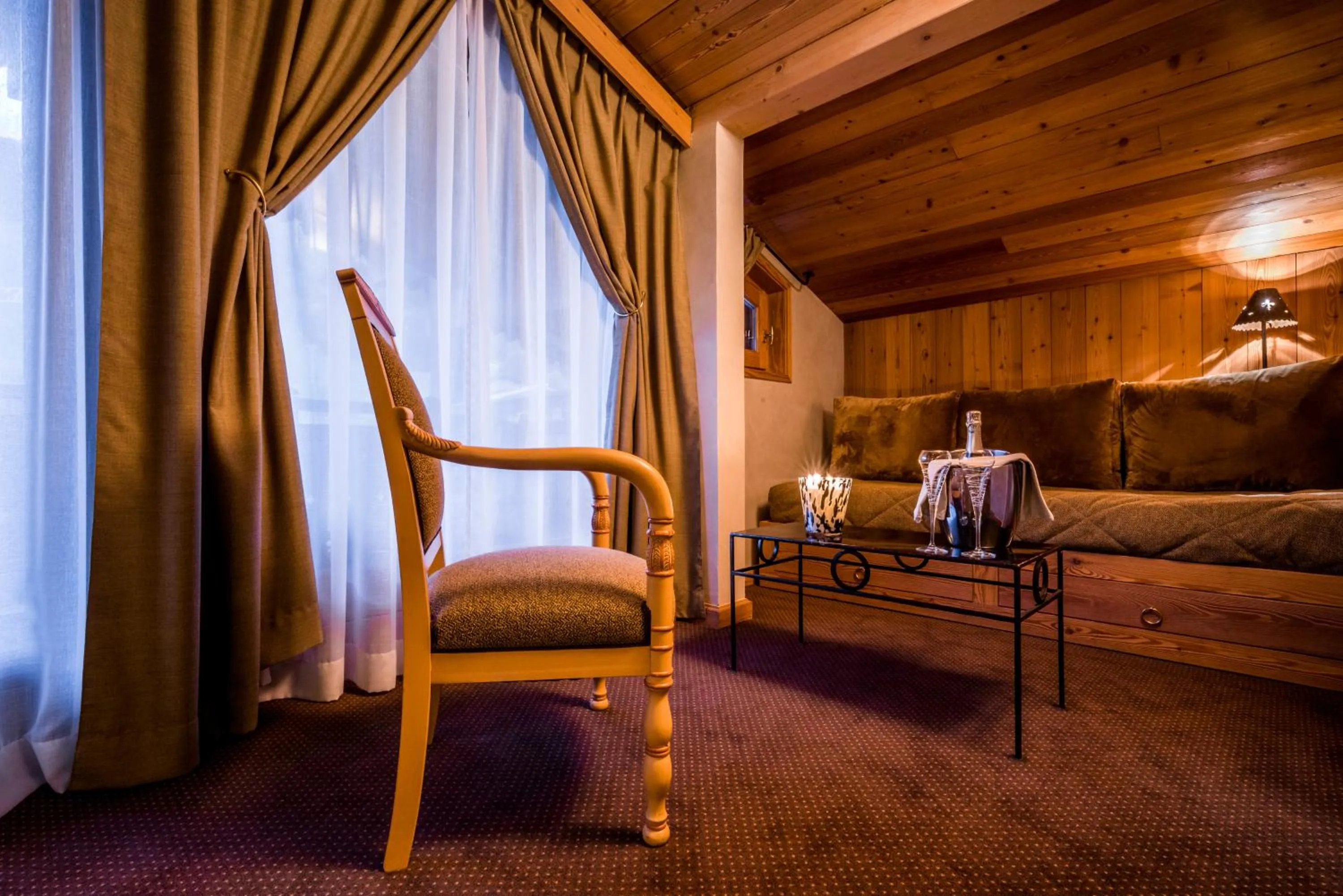 Seating area in Hotel Le Samoyede