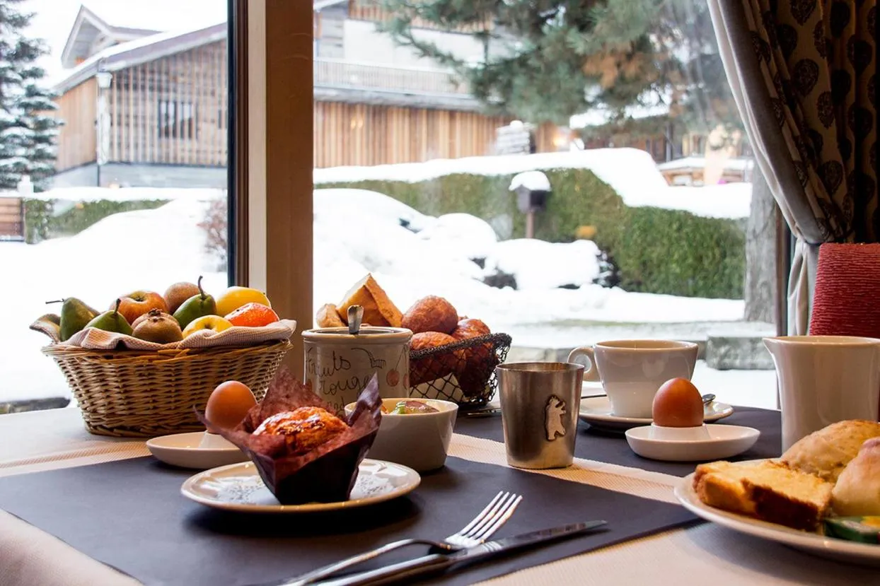 Breakfast in Hotel Le Samoyede