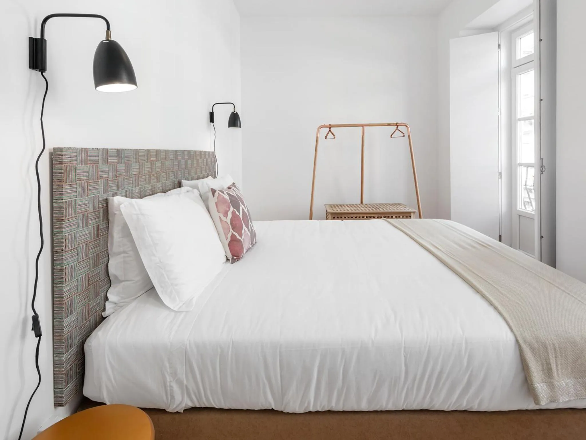 Bedroom, Bed in Lisbon Serviced Apartments - Castelo S. Jorge