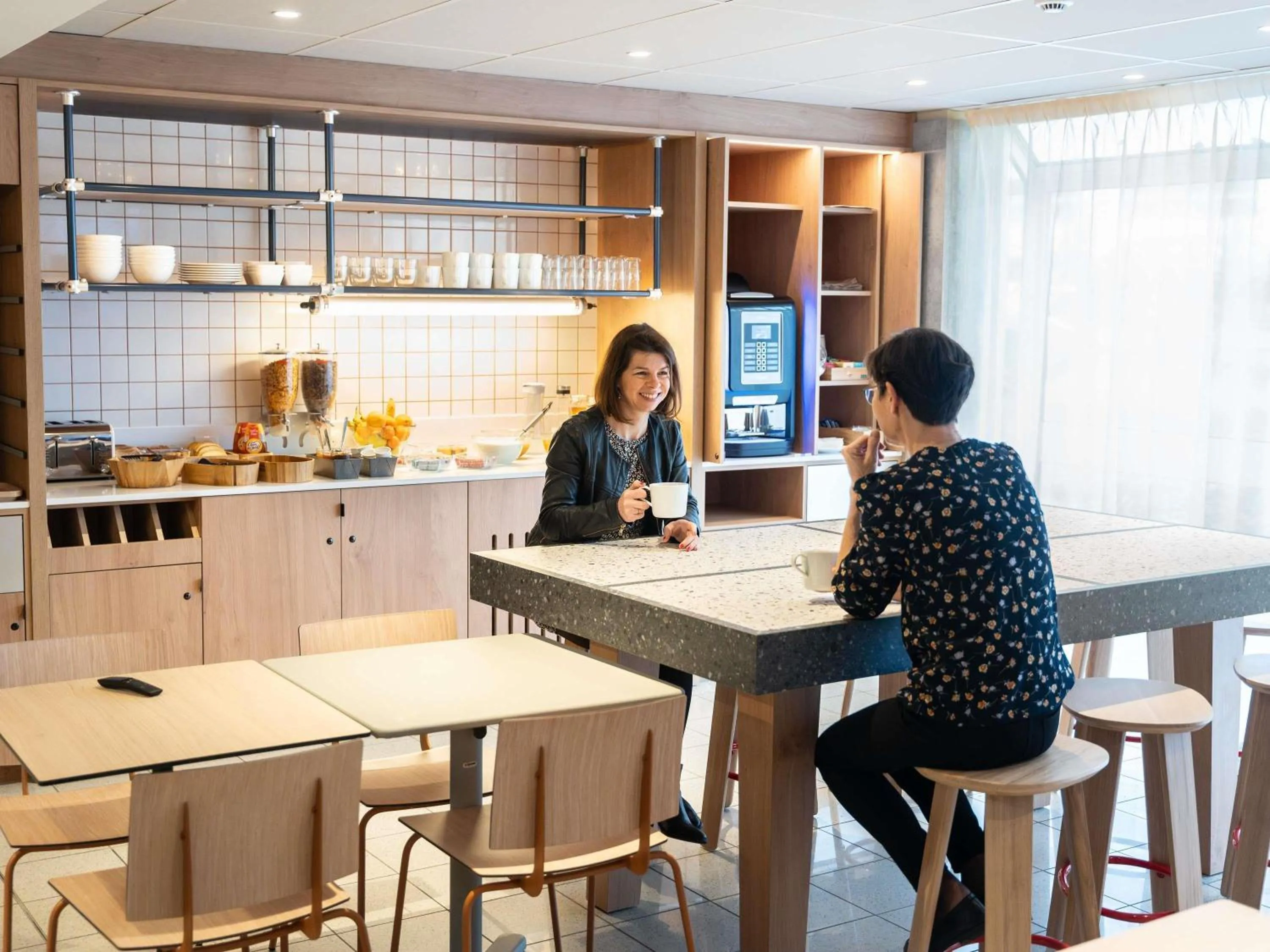 Breakfast in Hotel Ibis Budget Rennes Cesson