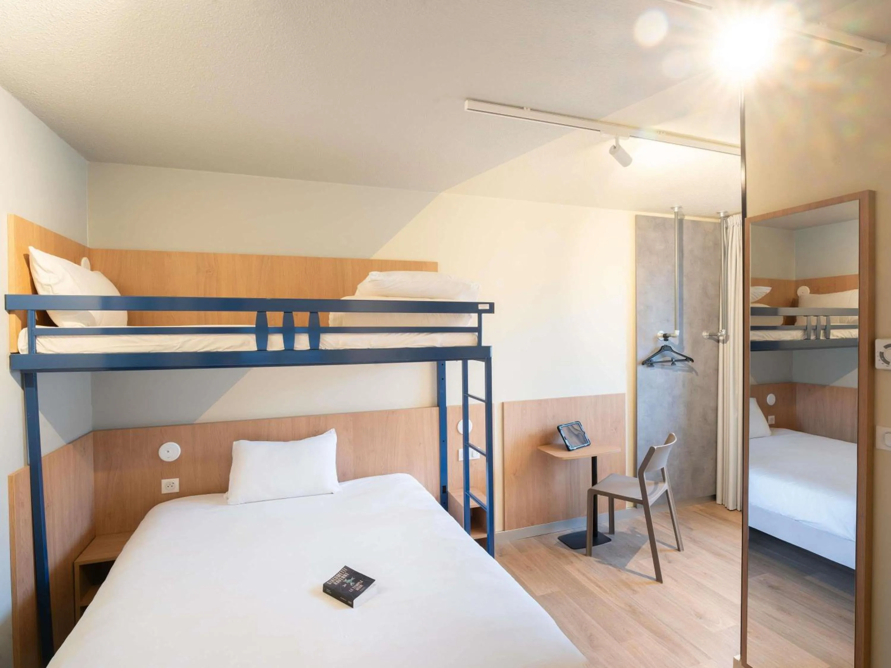 Bedroom, Bed in Hotel Ibis Budget Rennes Cesson