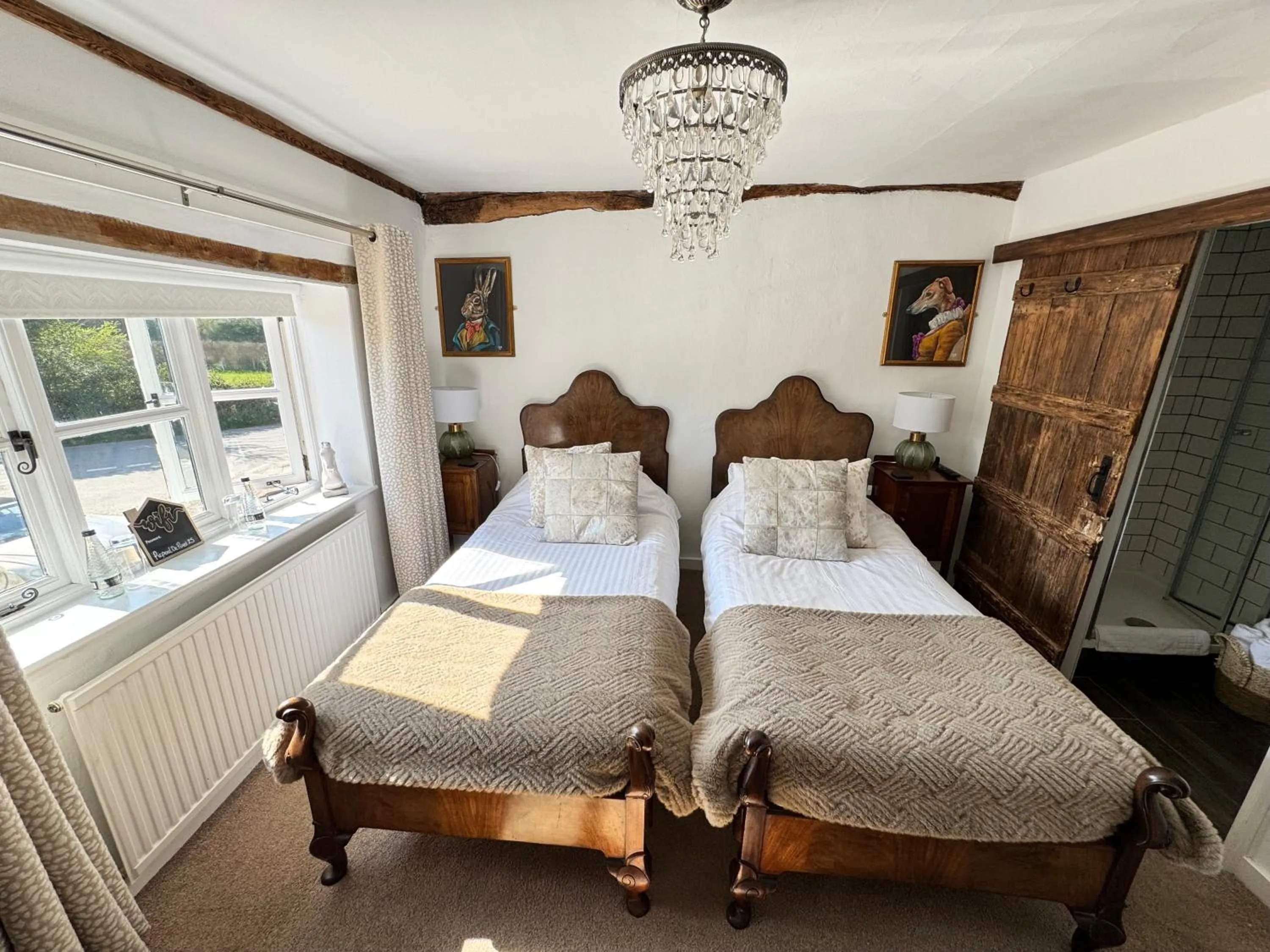 Bedroom, Bed in The Bowl Inn