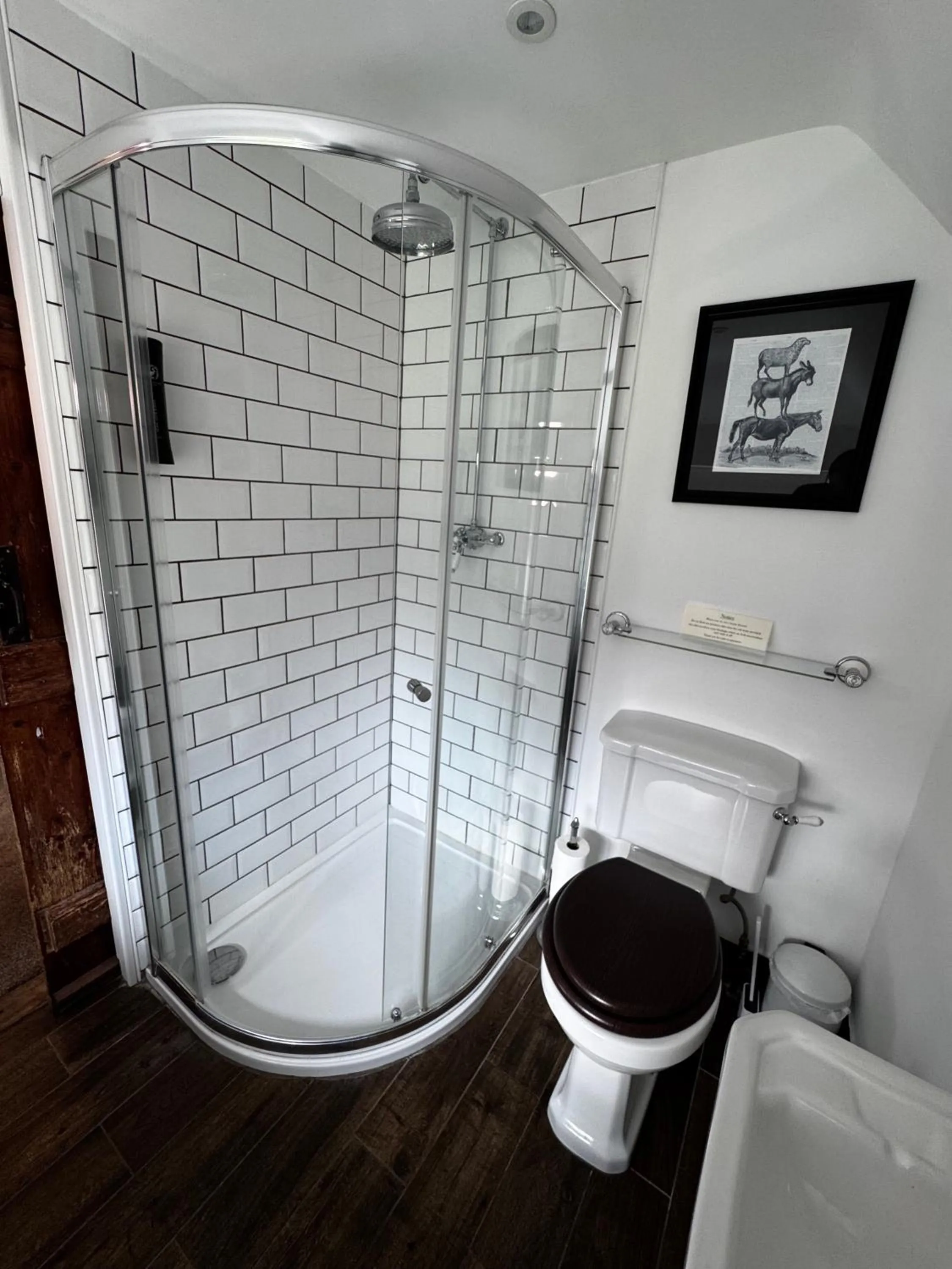 Shower in The Bowl Inn