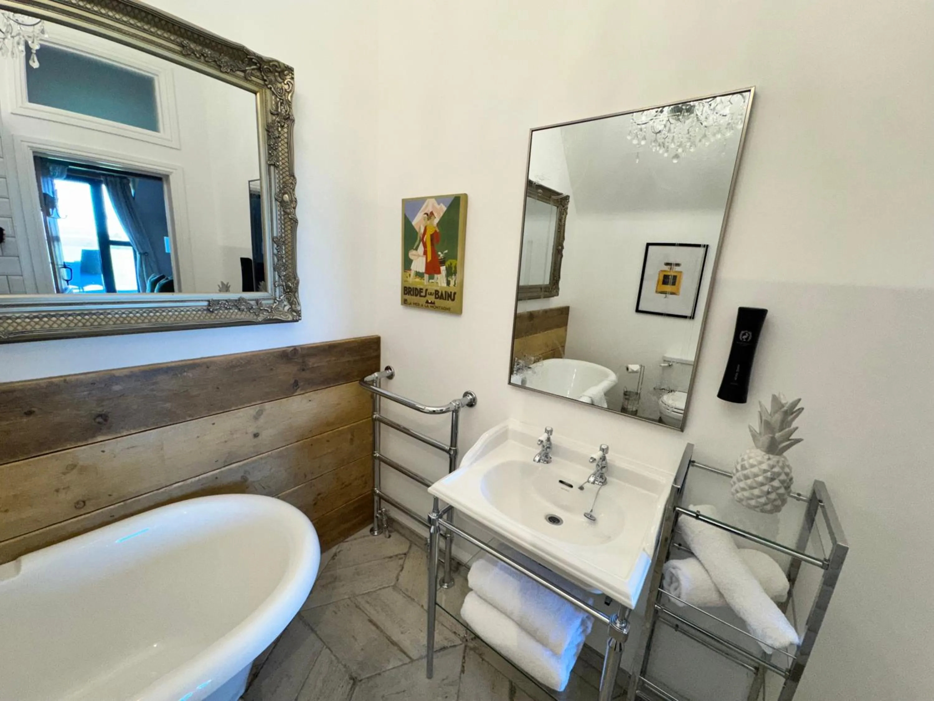 Bathroom in The Bowl Inn