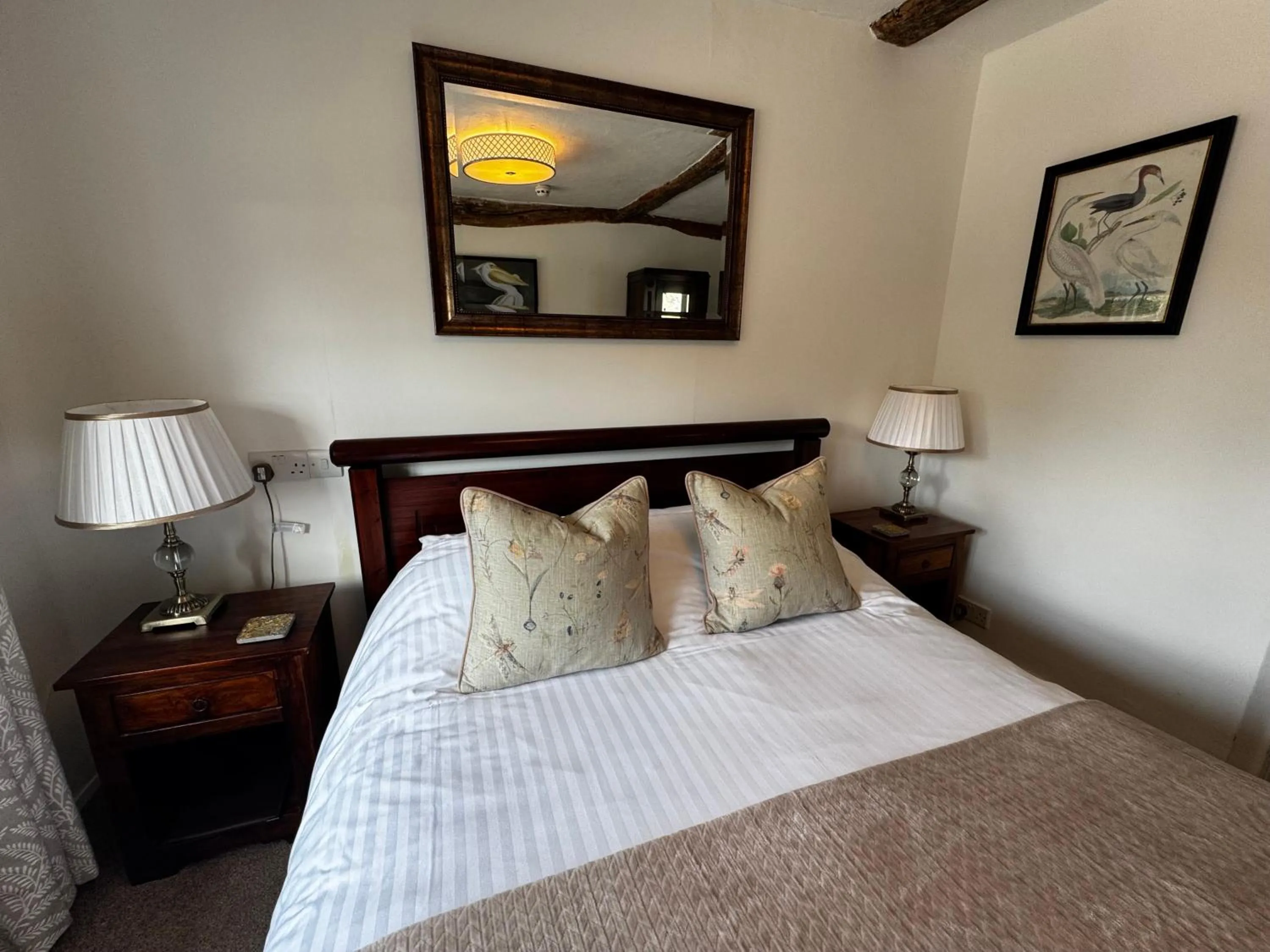 Bedroom, Bed in The Bowl Inn