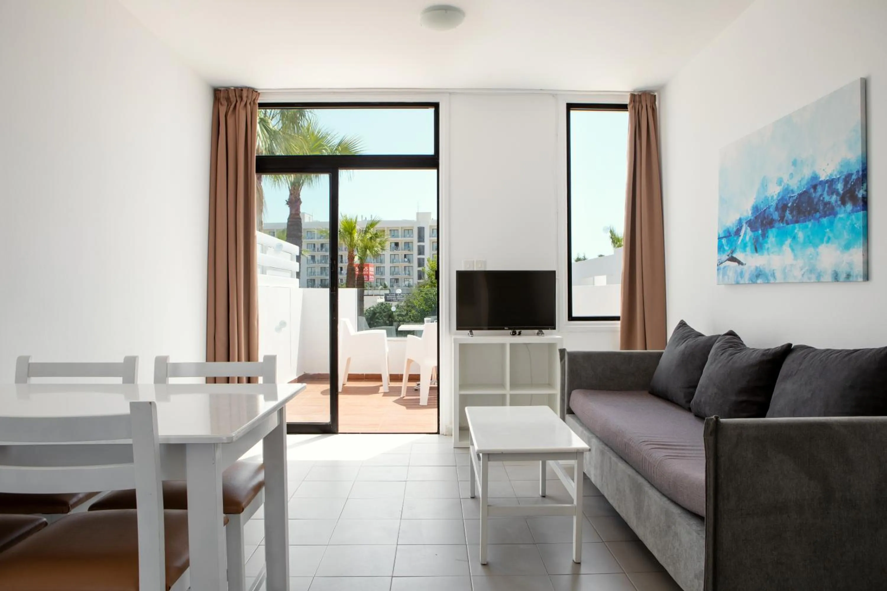 Lantiana Napa Aparthotel