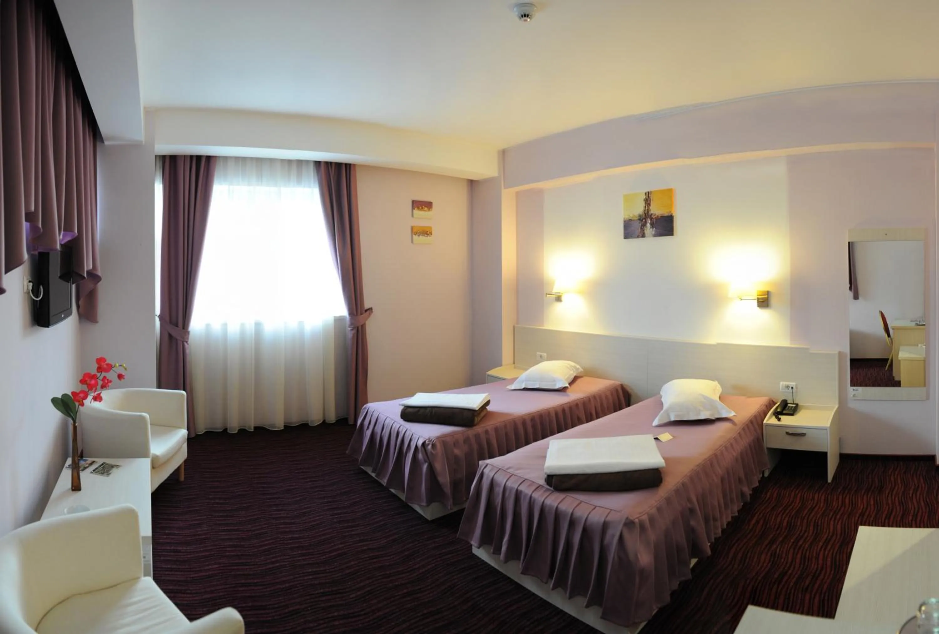 Photo of the whole room, Bed in Hotel Nevis Wellness & SPA