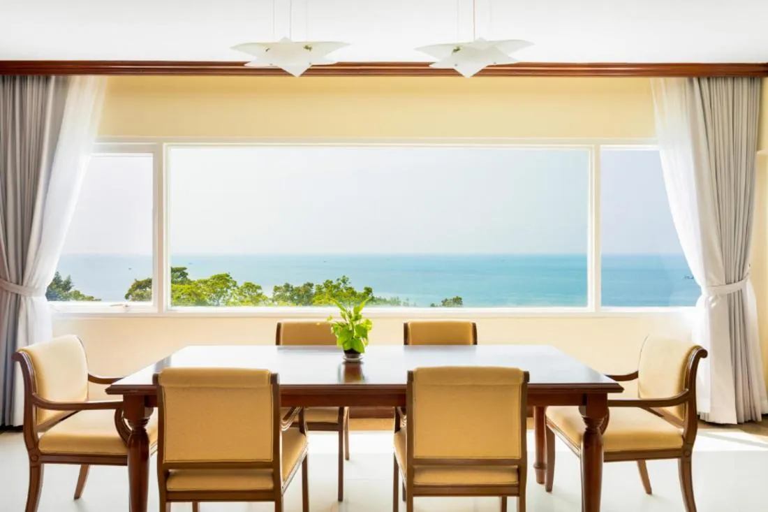 Independence Hotel Resort & Spa