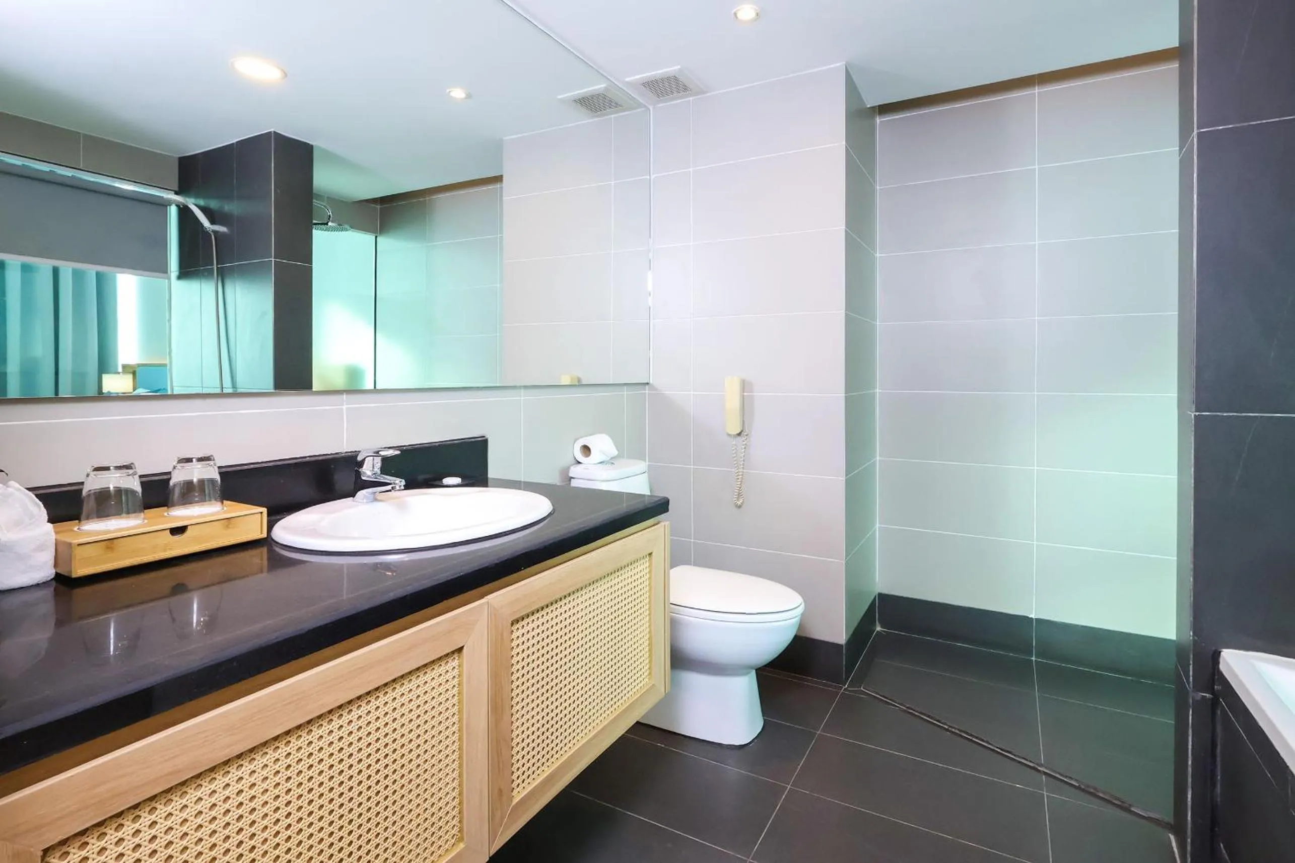 Bathroom in Independence Hotel Resort & Spa