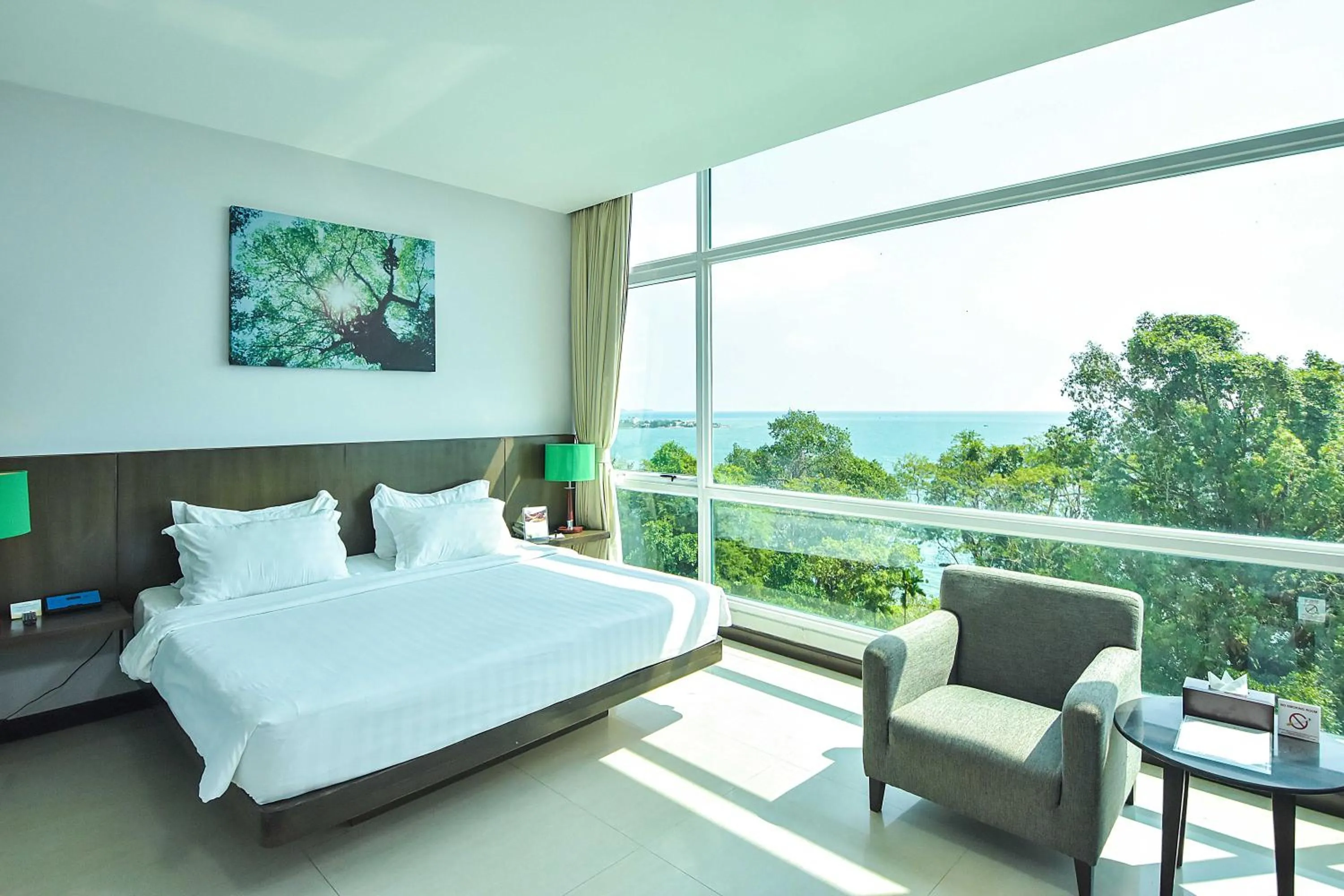 View (from property/room), Bed in Independence Hotel Resort & Spa