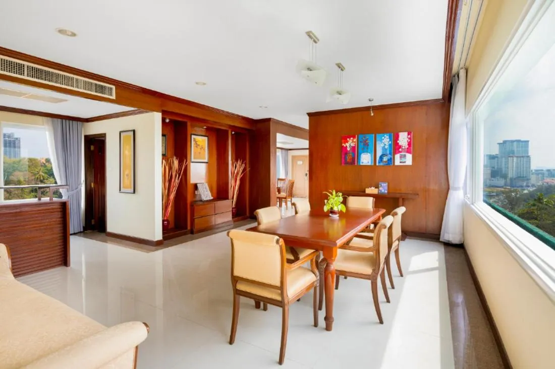 Independence Hotel Resort & Spa