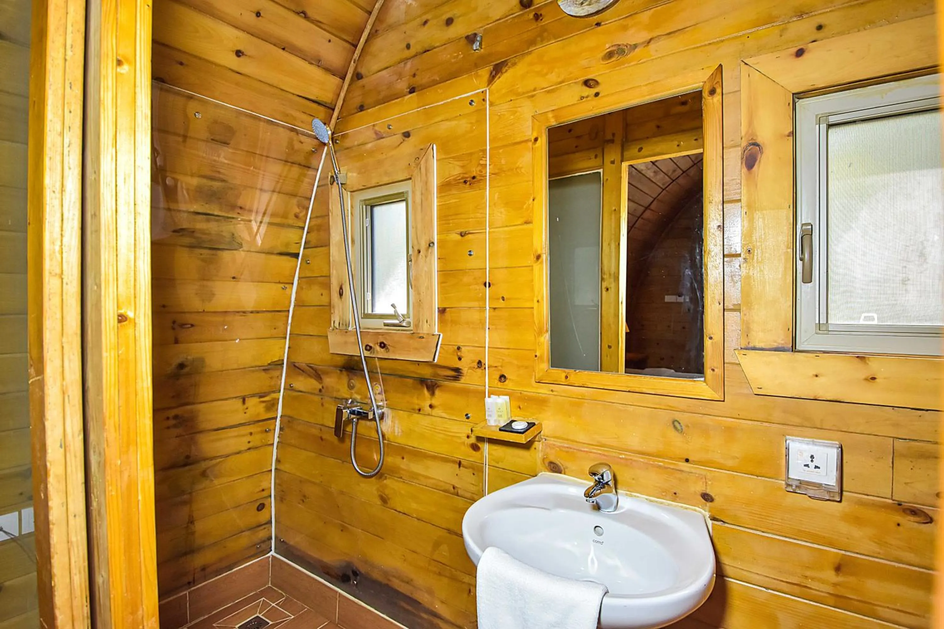 Bathroom in Independence Hotel Resort & Spa
