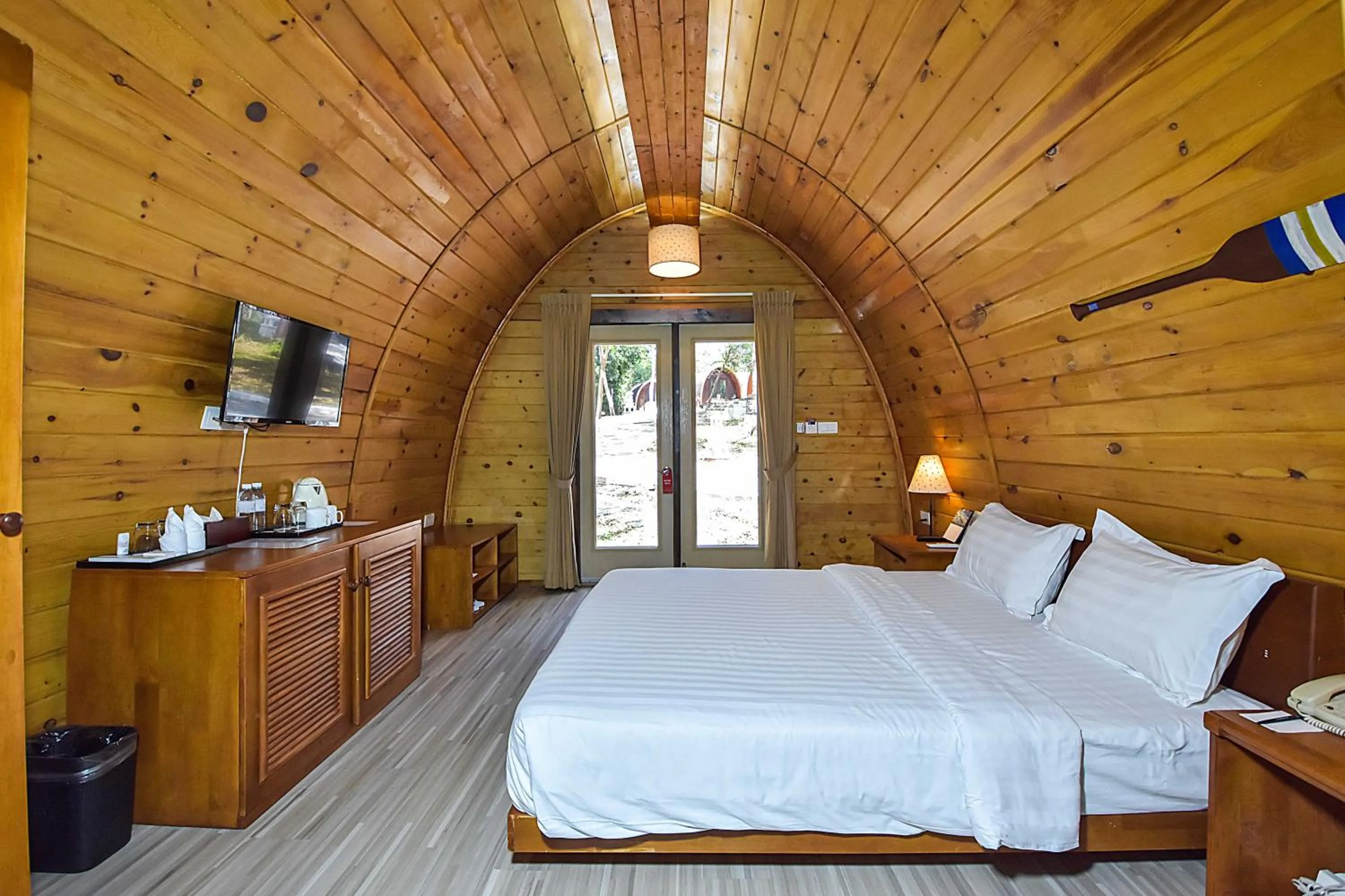 Photo of the whole room, Bed in Independence Hotel Resort & Spa