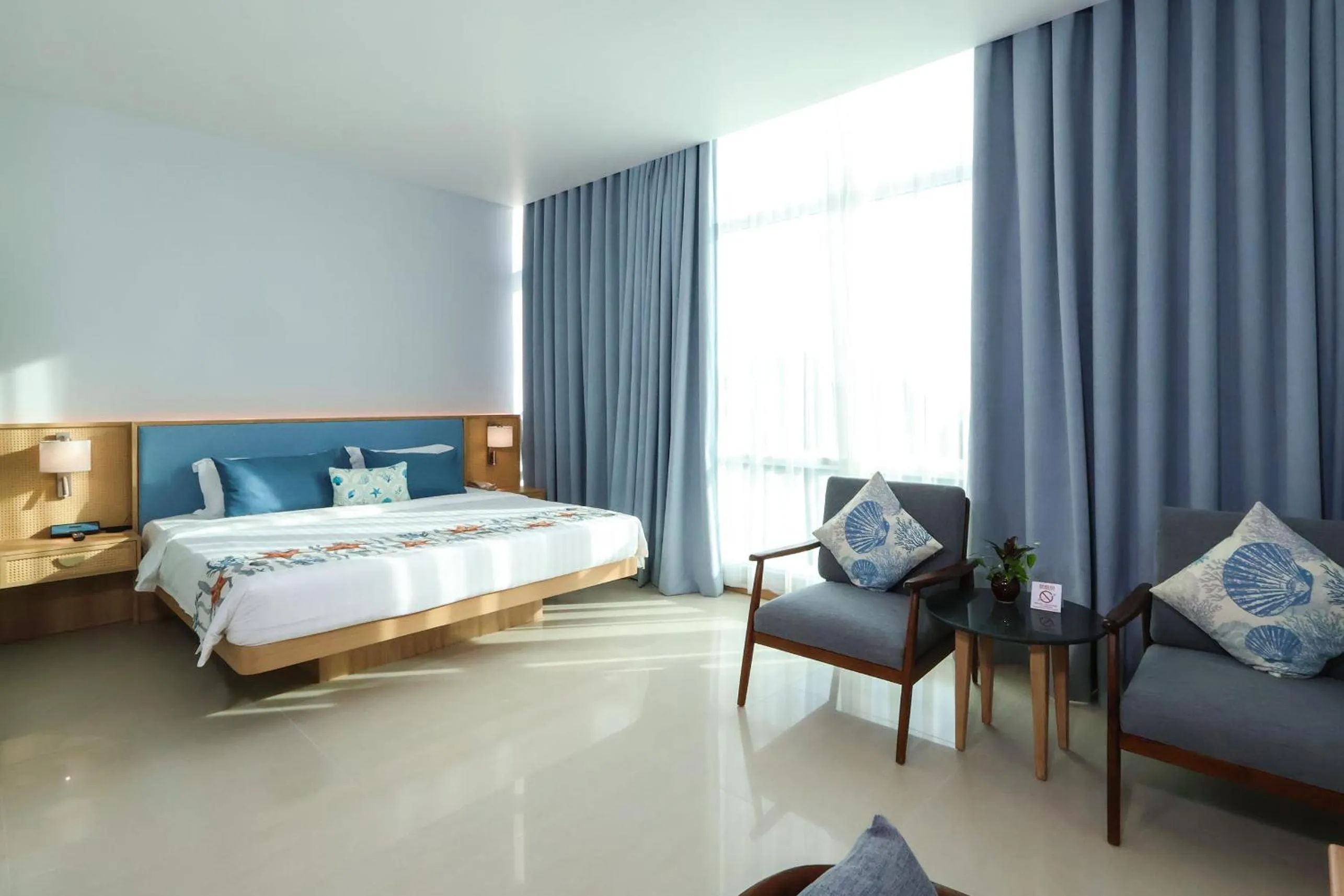 Bedroom, Bed in Independence Hotel Resort & Spa