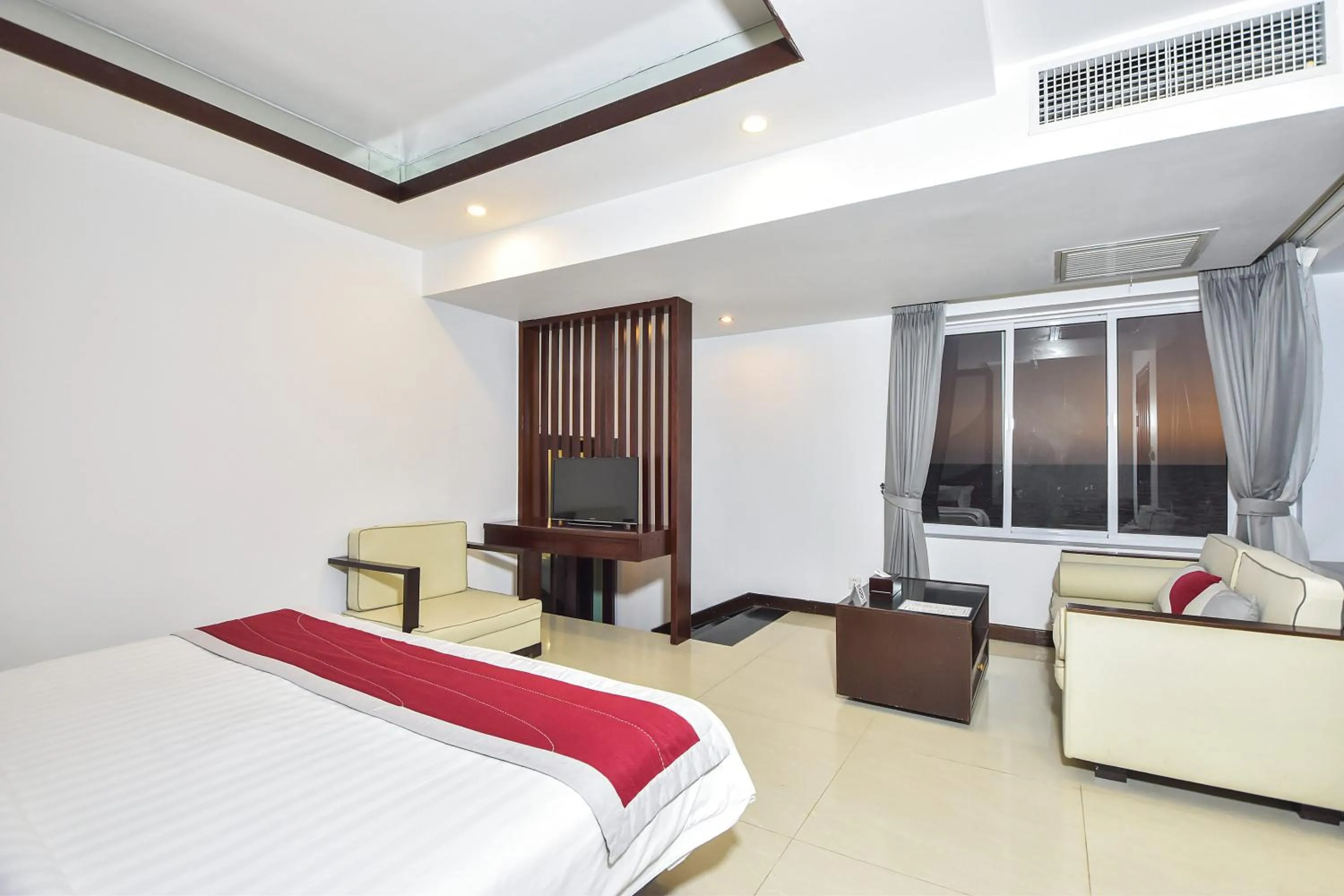 Bed in Independence Hotel Resort & Spa