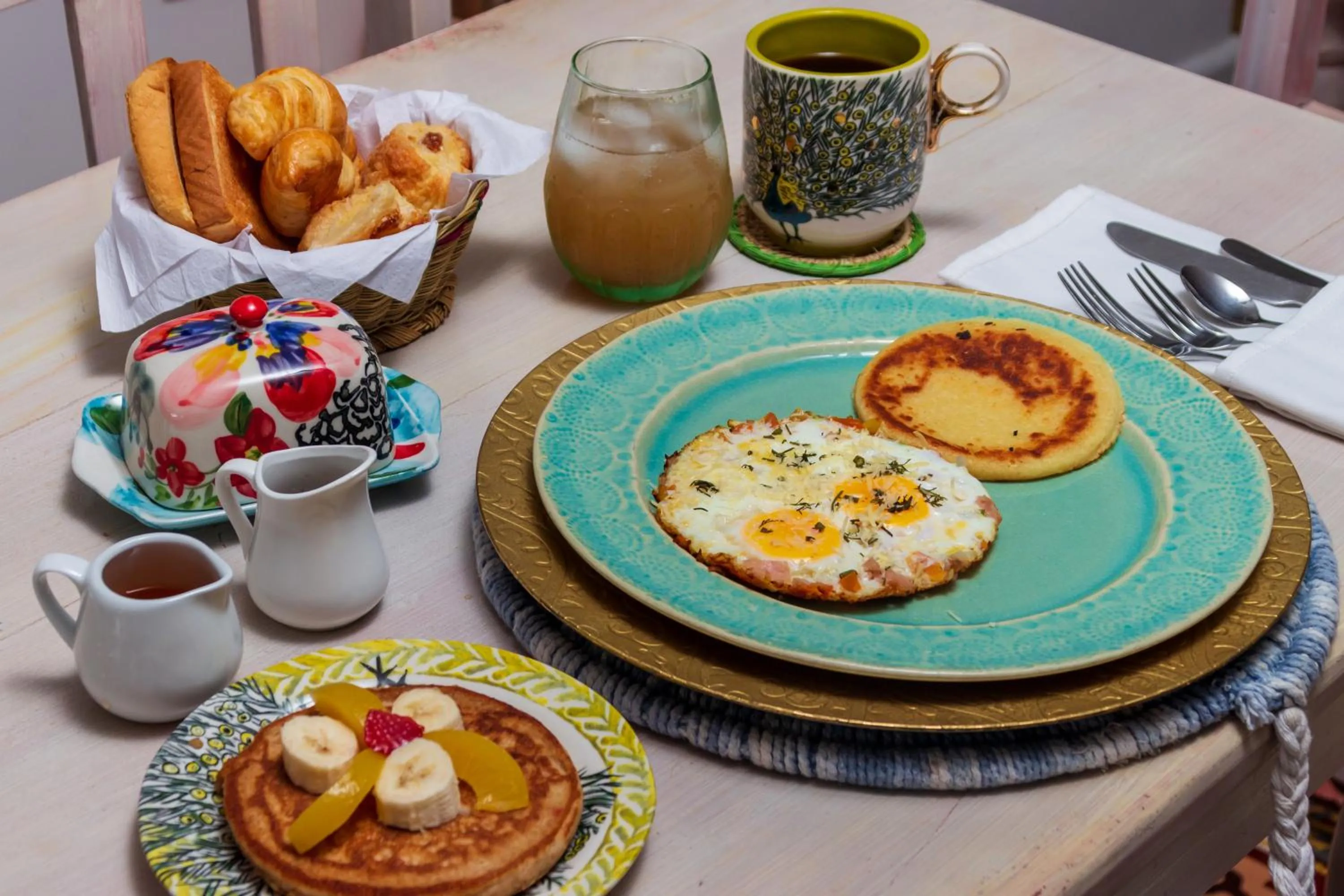 Restaurant/places to eat in Voilá Signature Casa Isabel