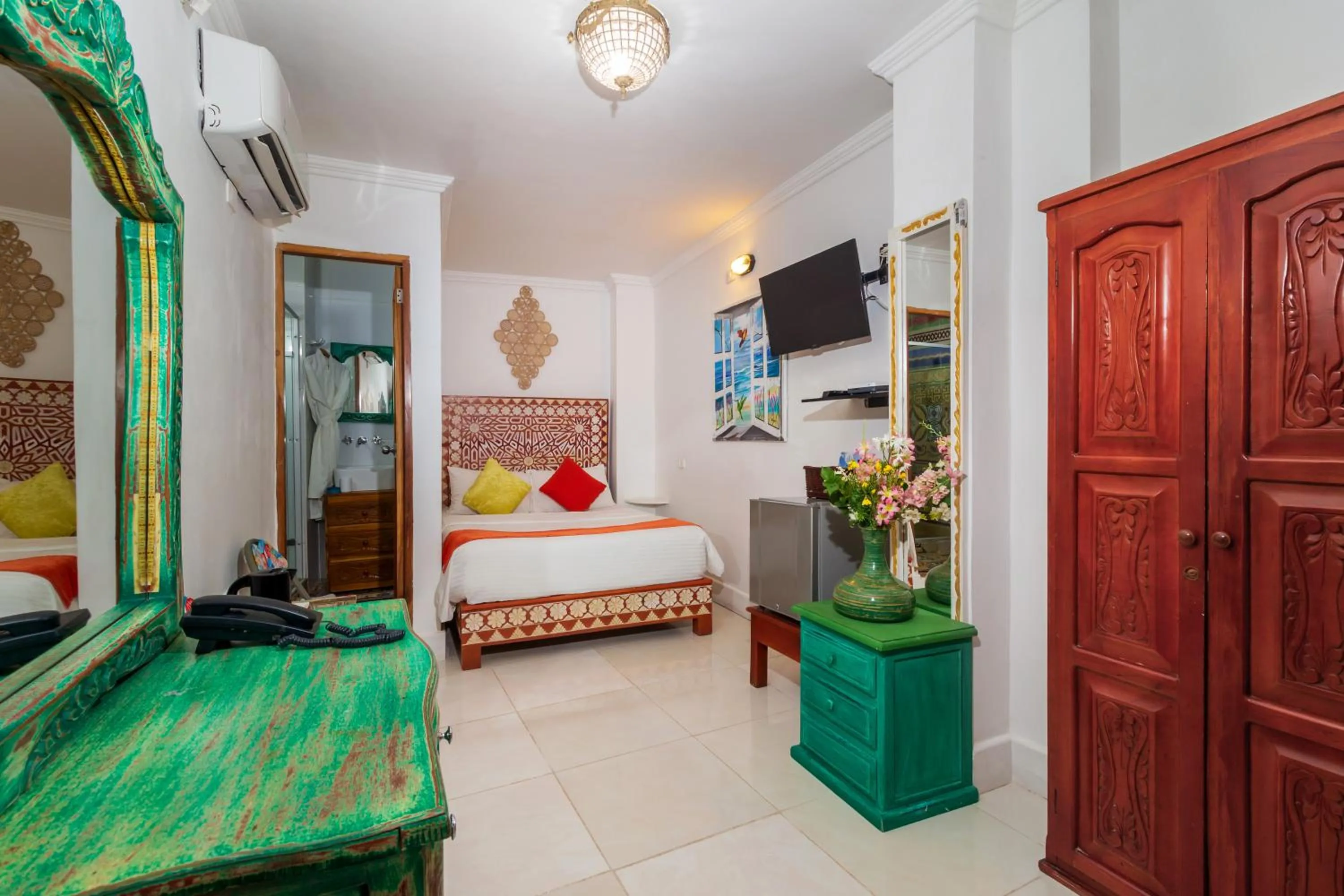 Decorative detail, Bed in Voilá Signature Casa Isabel