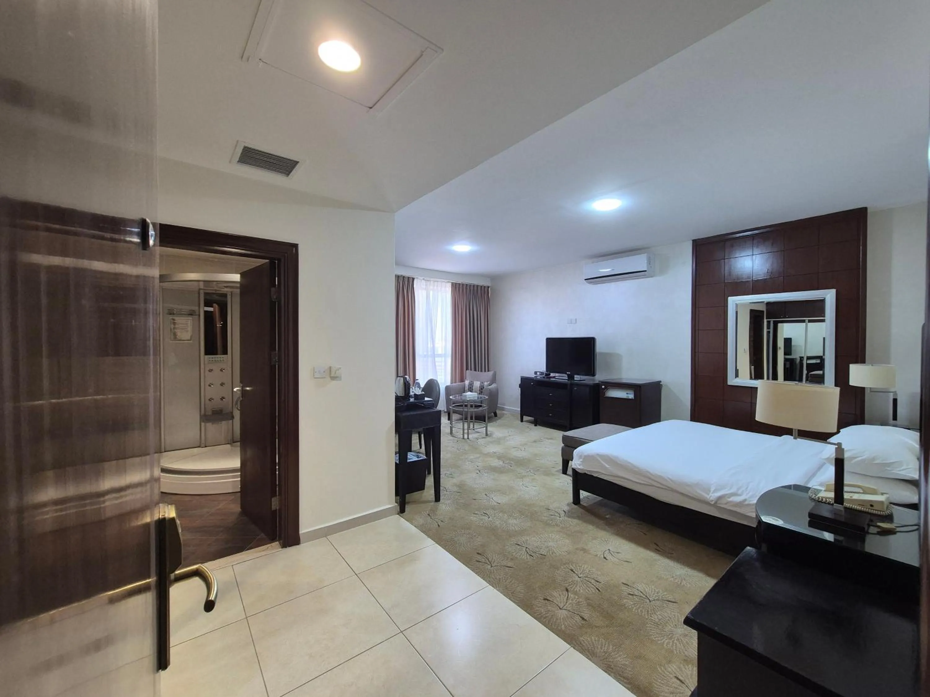 Bed in Le Vendome Hotel