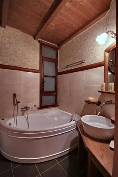 Bathroom in Vitina House