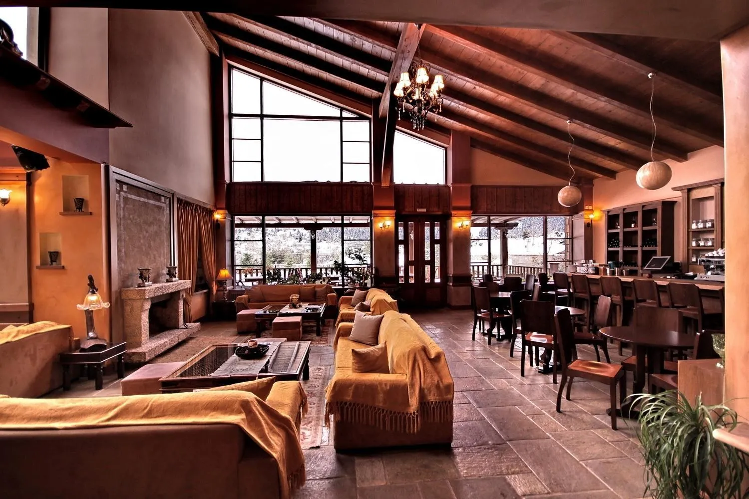 Restaurant/places to eat in Vitina House