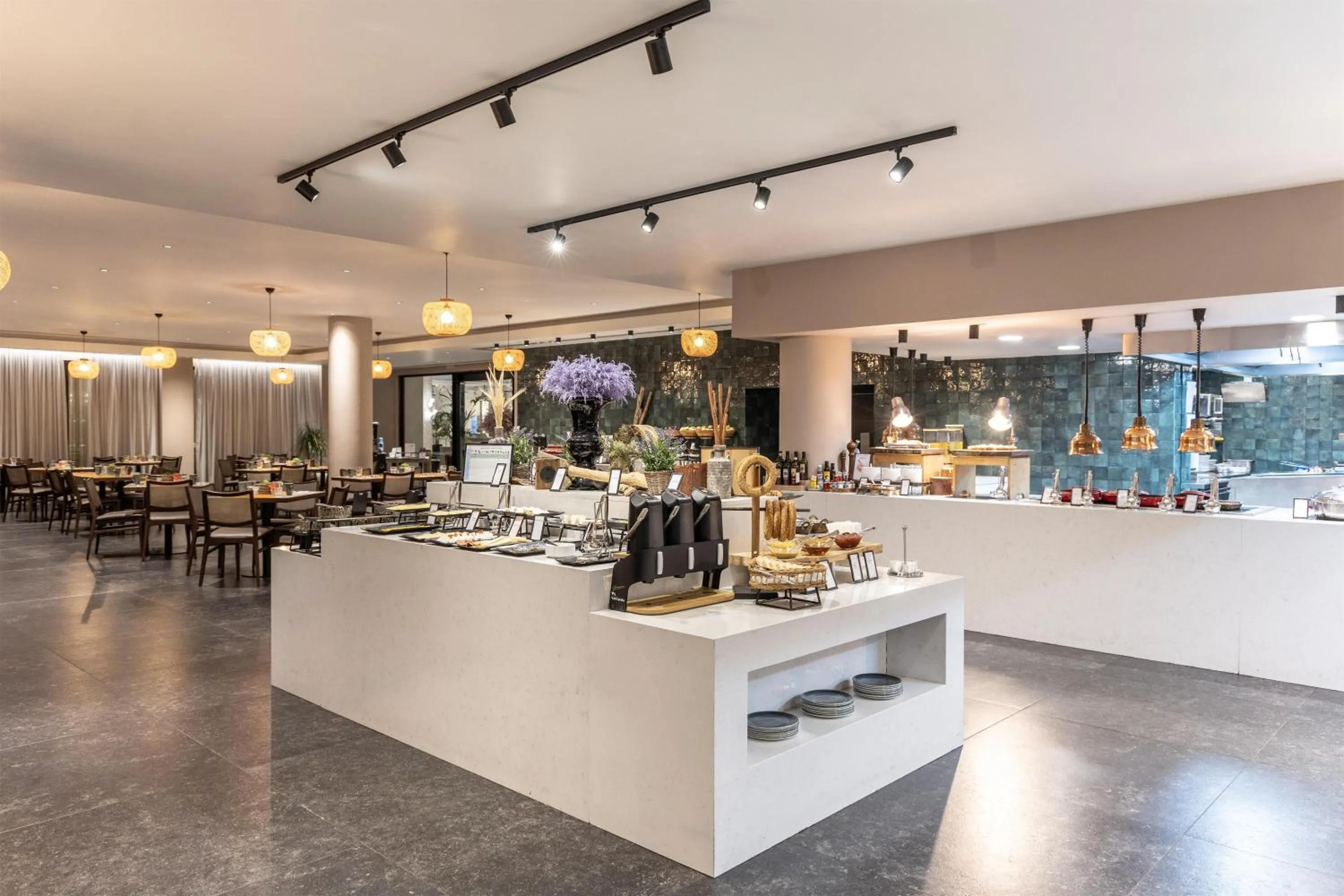 Restaurant/places to eat in Hilton Nicosia