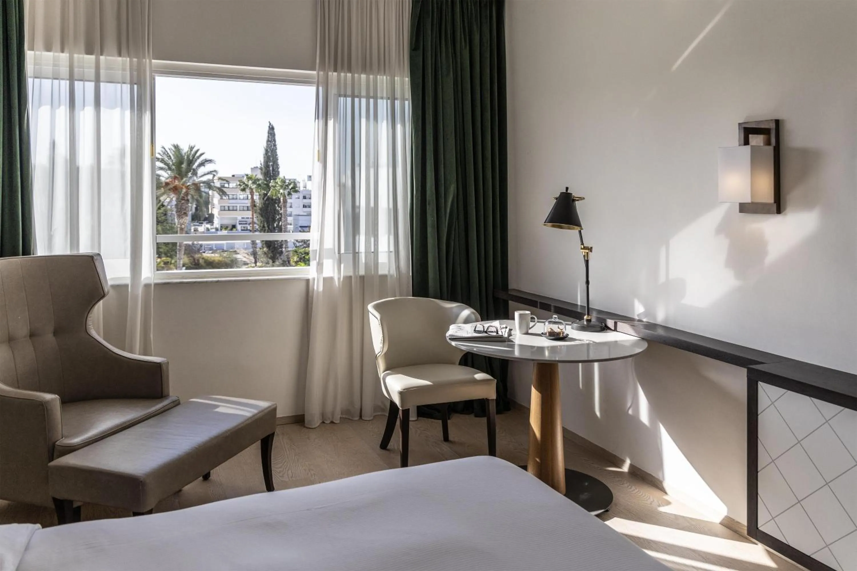 Living room, Bed in Hilton Nicosia