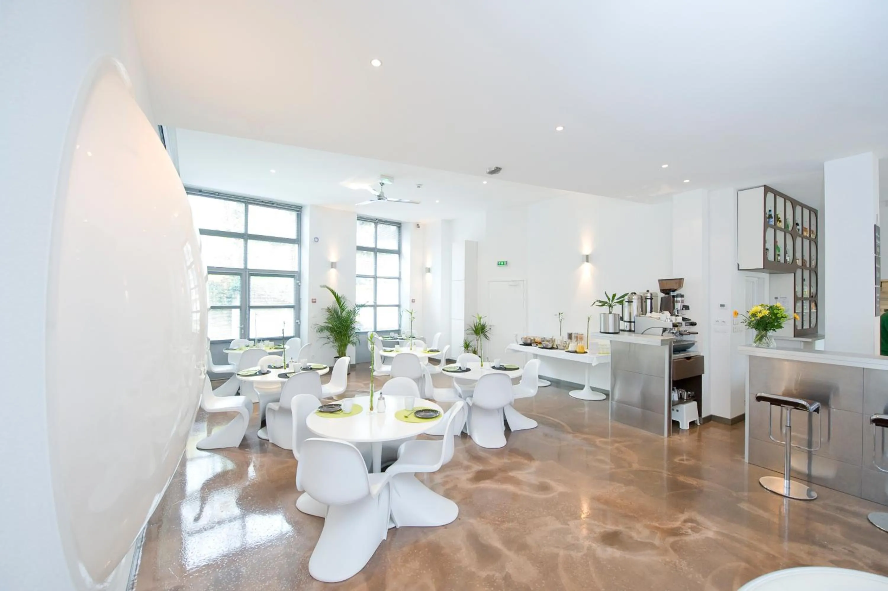 Restaurant/places to eat in Hôtel des Capucins