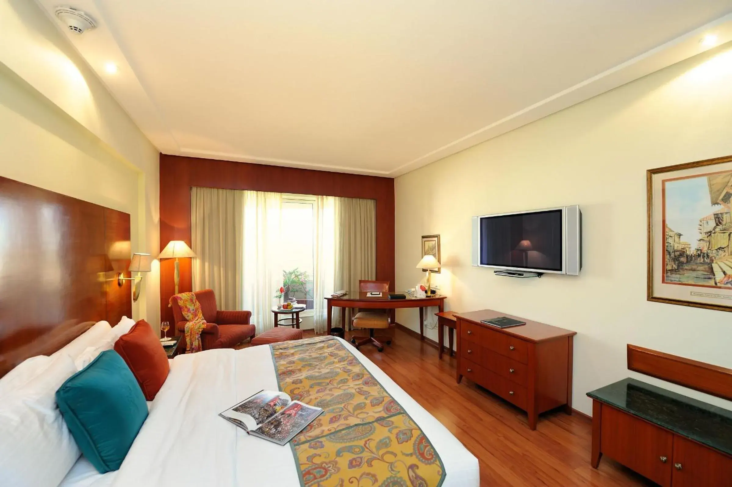 Lalit Luxury Suite, King Bed on Higher Floor with Two Bedroom and Bathtub with lounge access - single occupancy in The Lalit Mumbai Lalit Luxury Suite, King Bed on Higher Floor with Two Bedroom and Bathtub with lounge access - single occupancy in The Lalit Mumbai