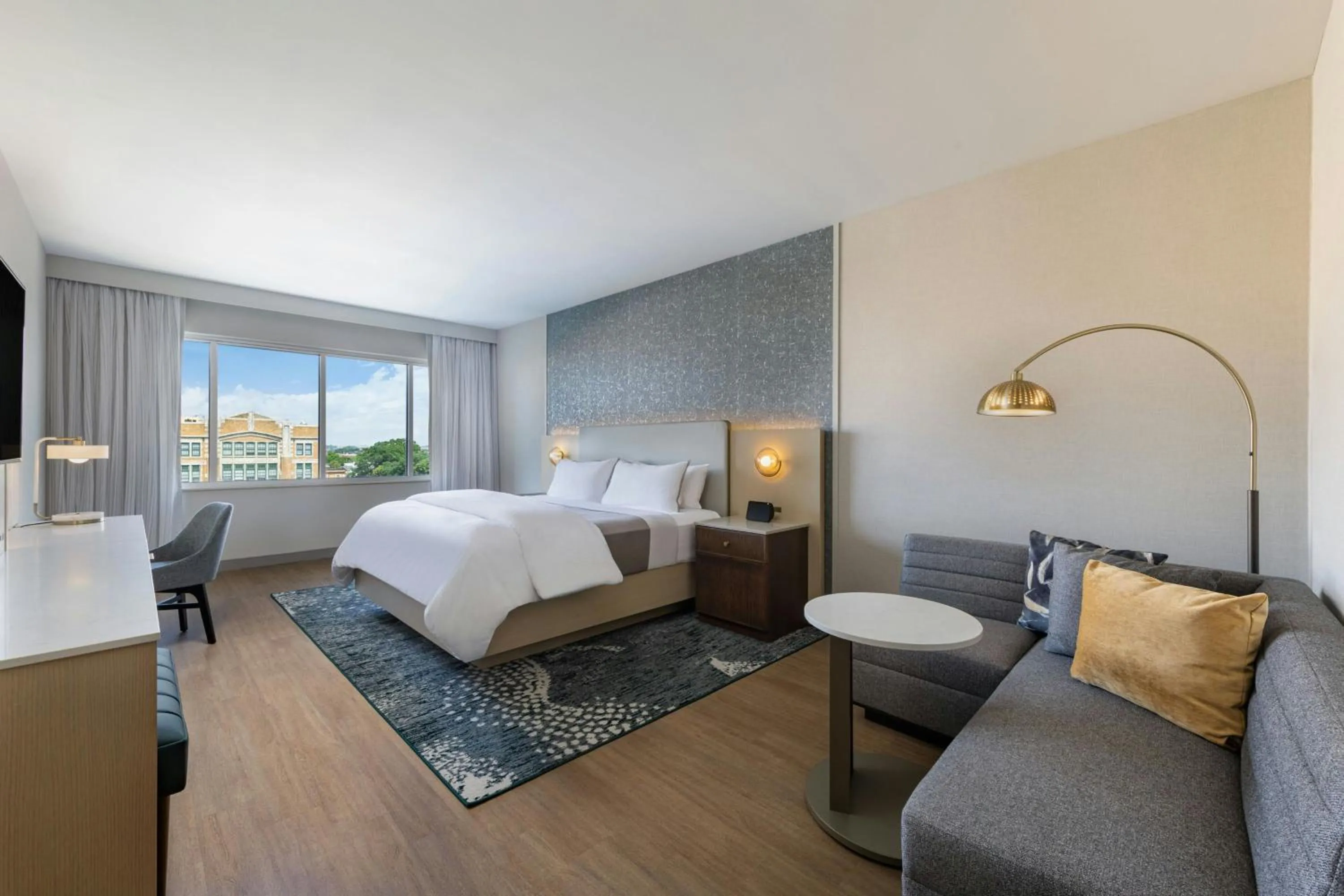 Photo of the whole room, Bed in The Westin Buffalo