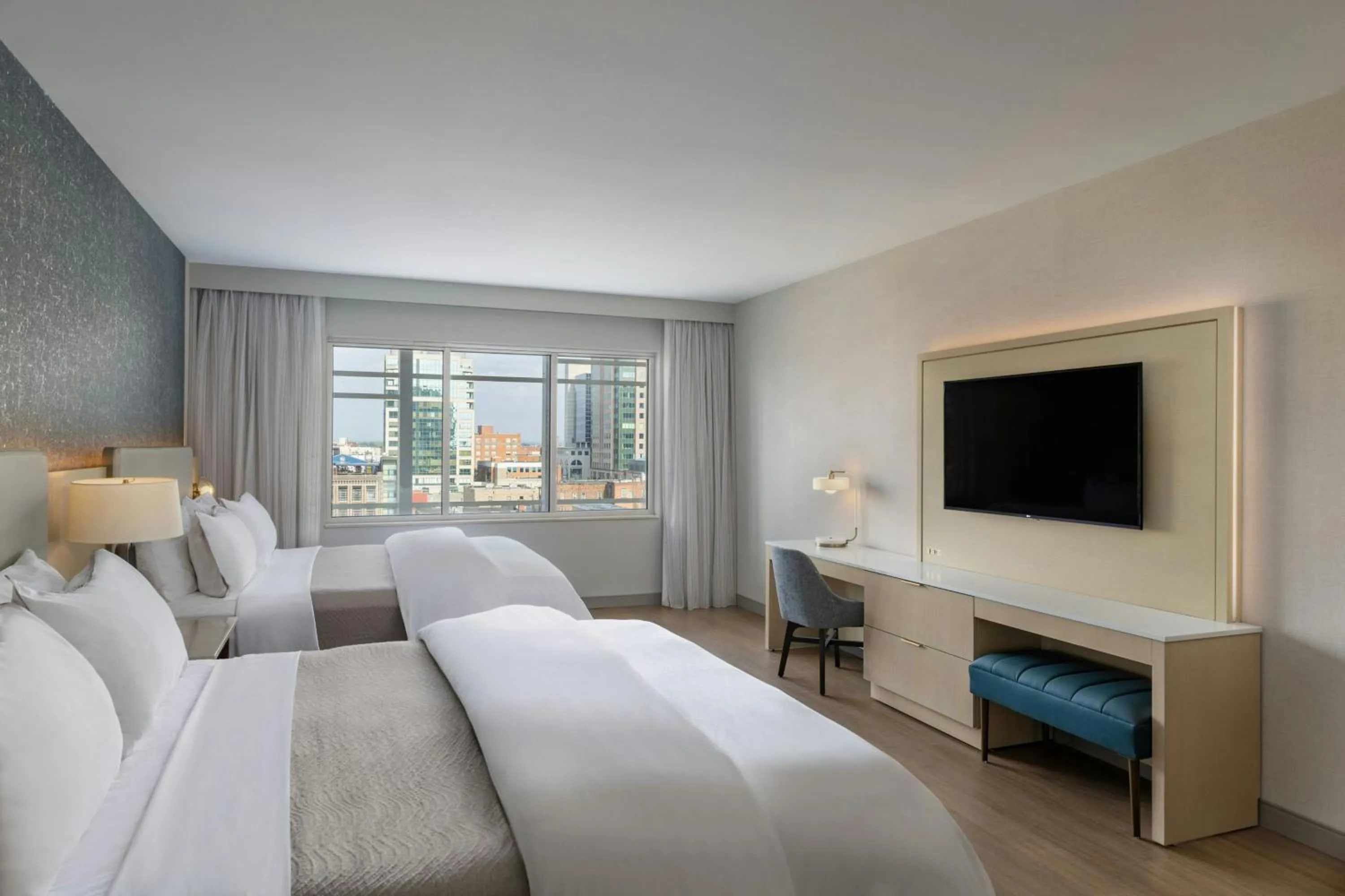 Photo of the whole room, Bed in The Westin Buffalo