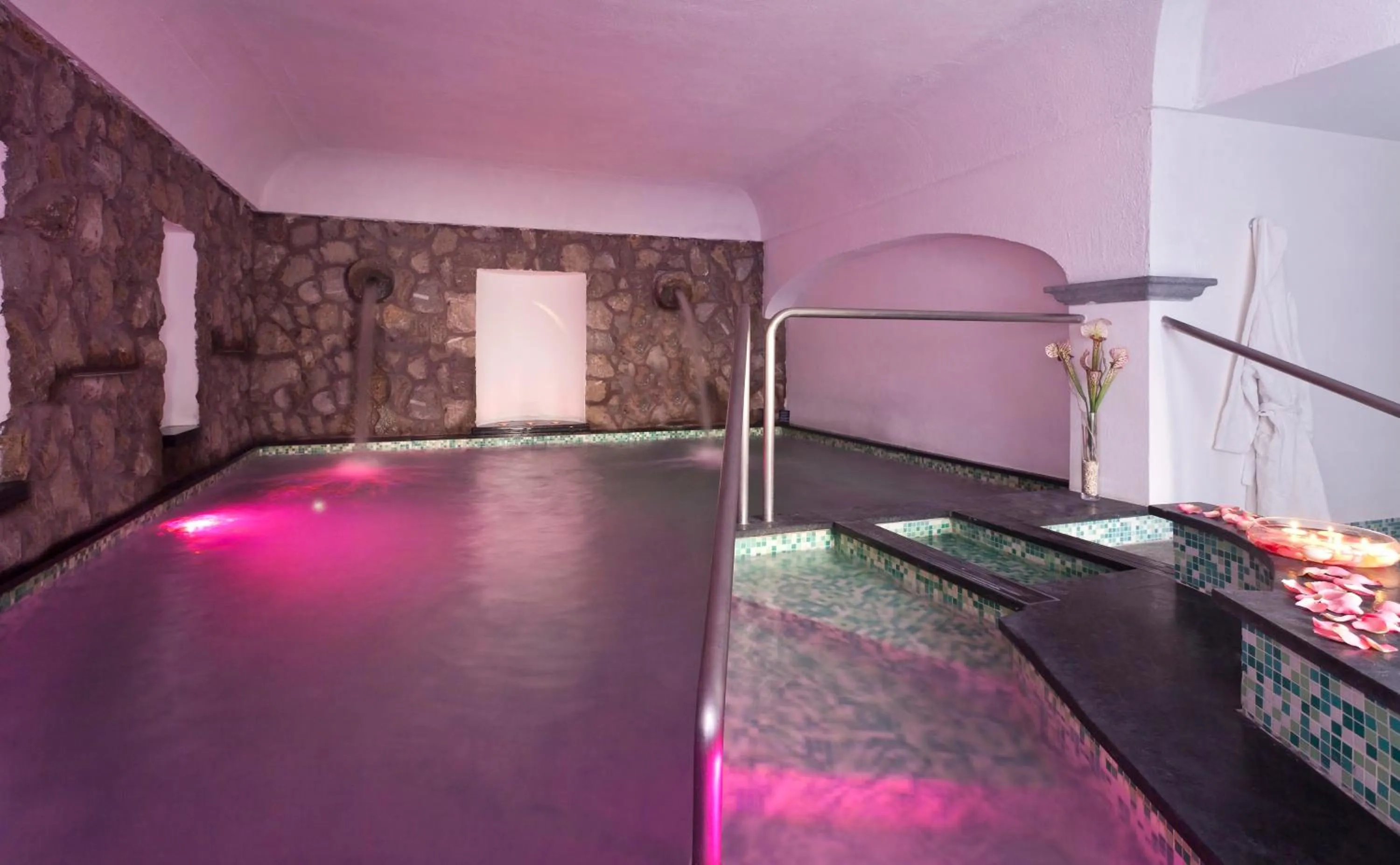 Swimming pool in Parco Residence La Rosa