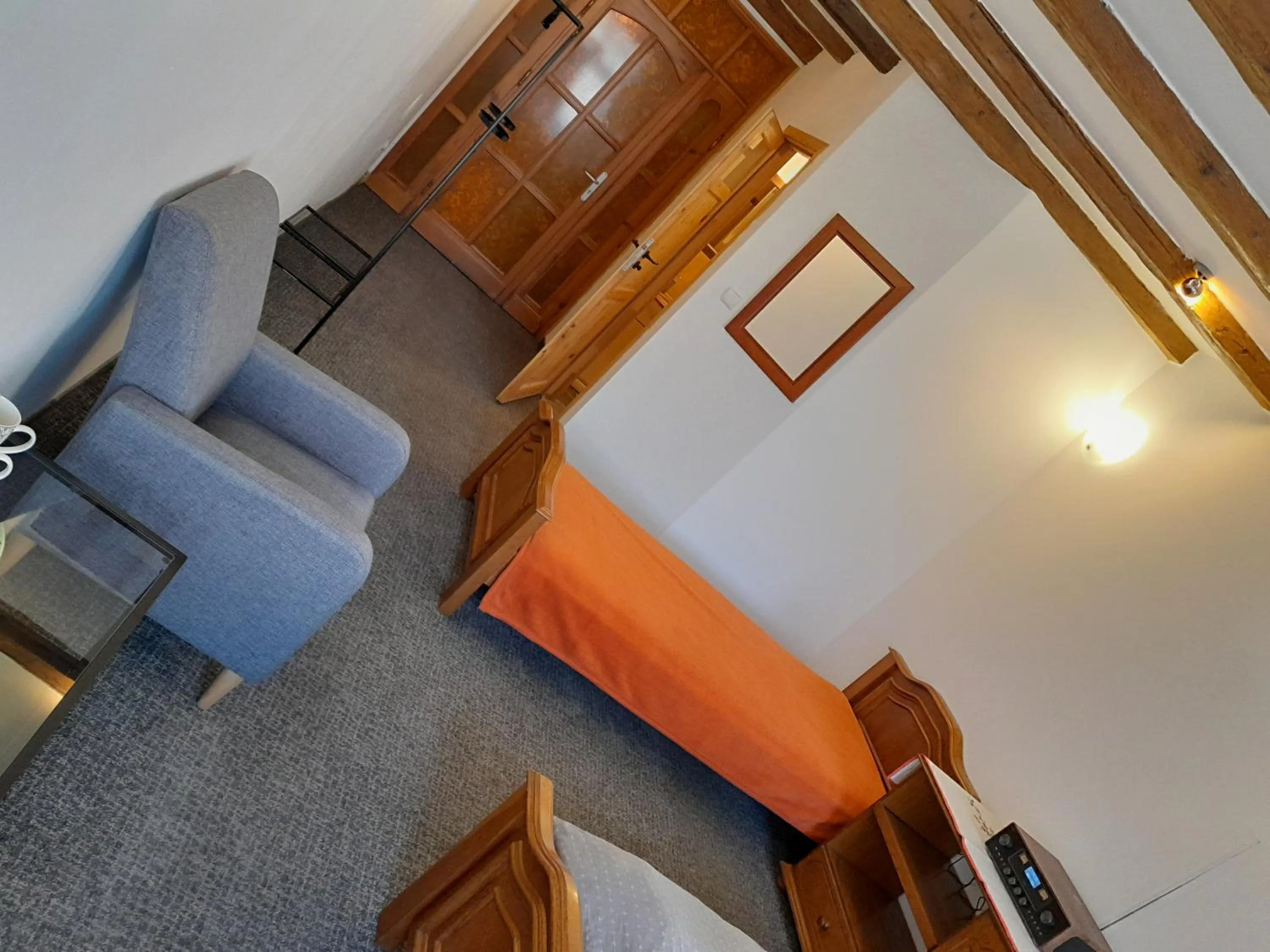 Academus Pub & Guest House