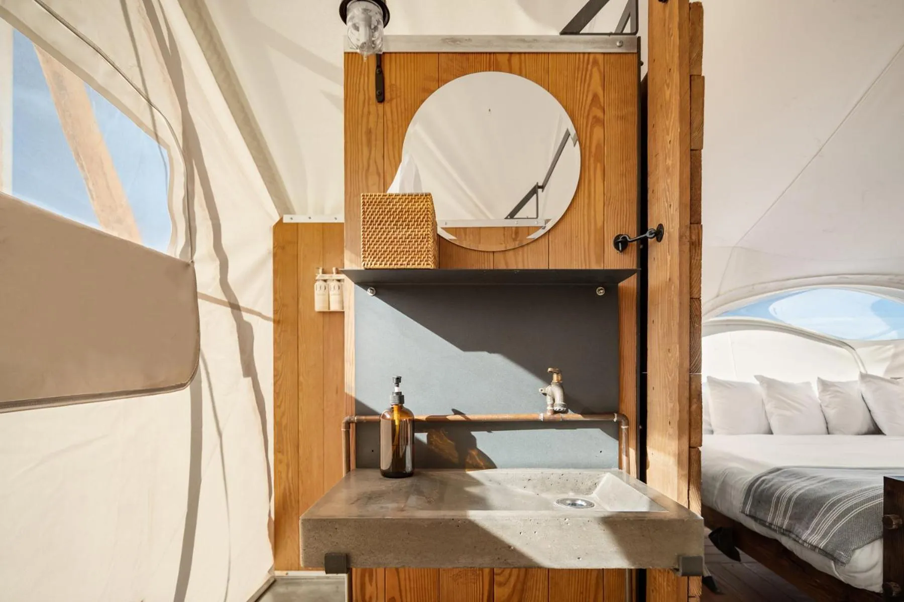 Bathroom, Bed in Under Canvas Grand Canyon