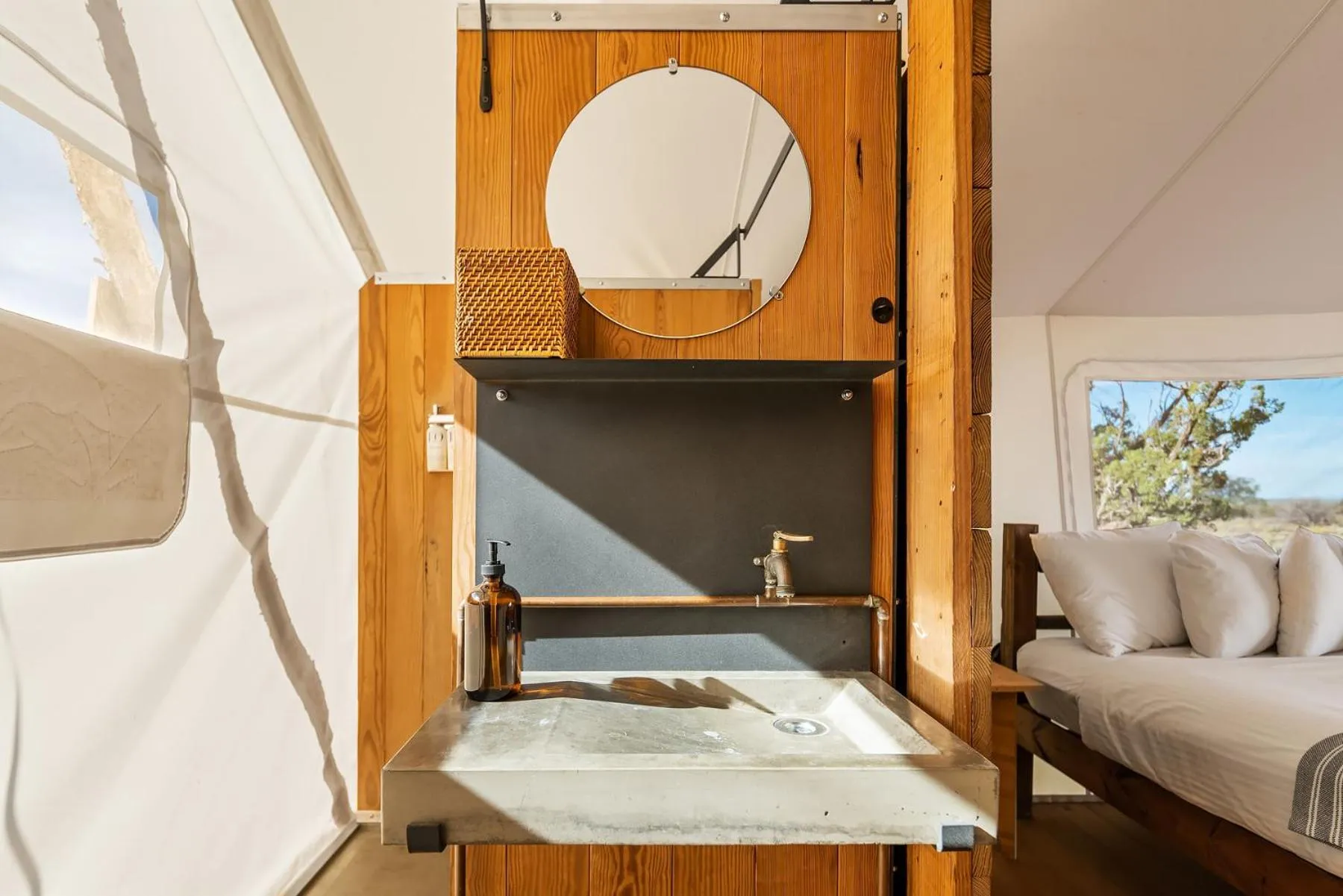 Bathroom, Bed in Under Canvas Grand Canyon