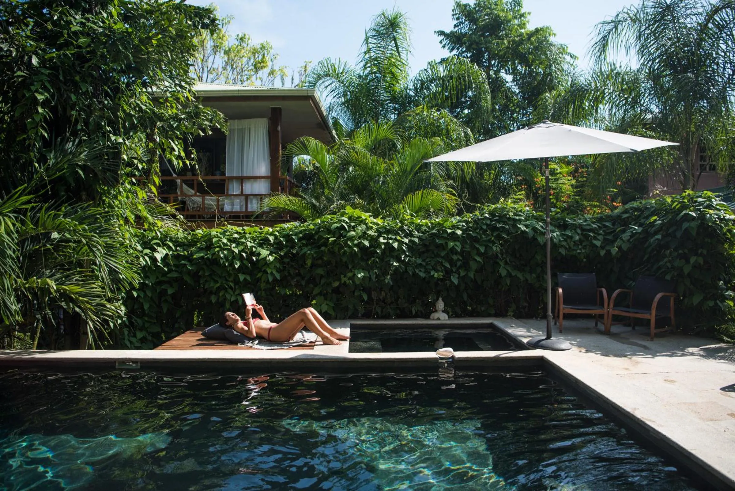 Swimming pool in Ohana Villas
