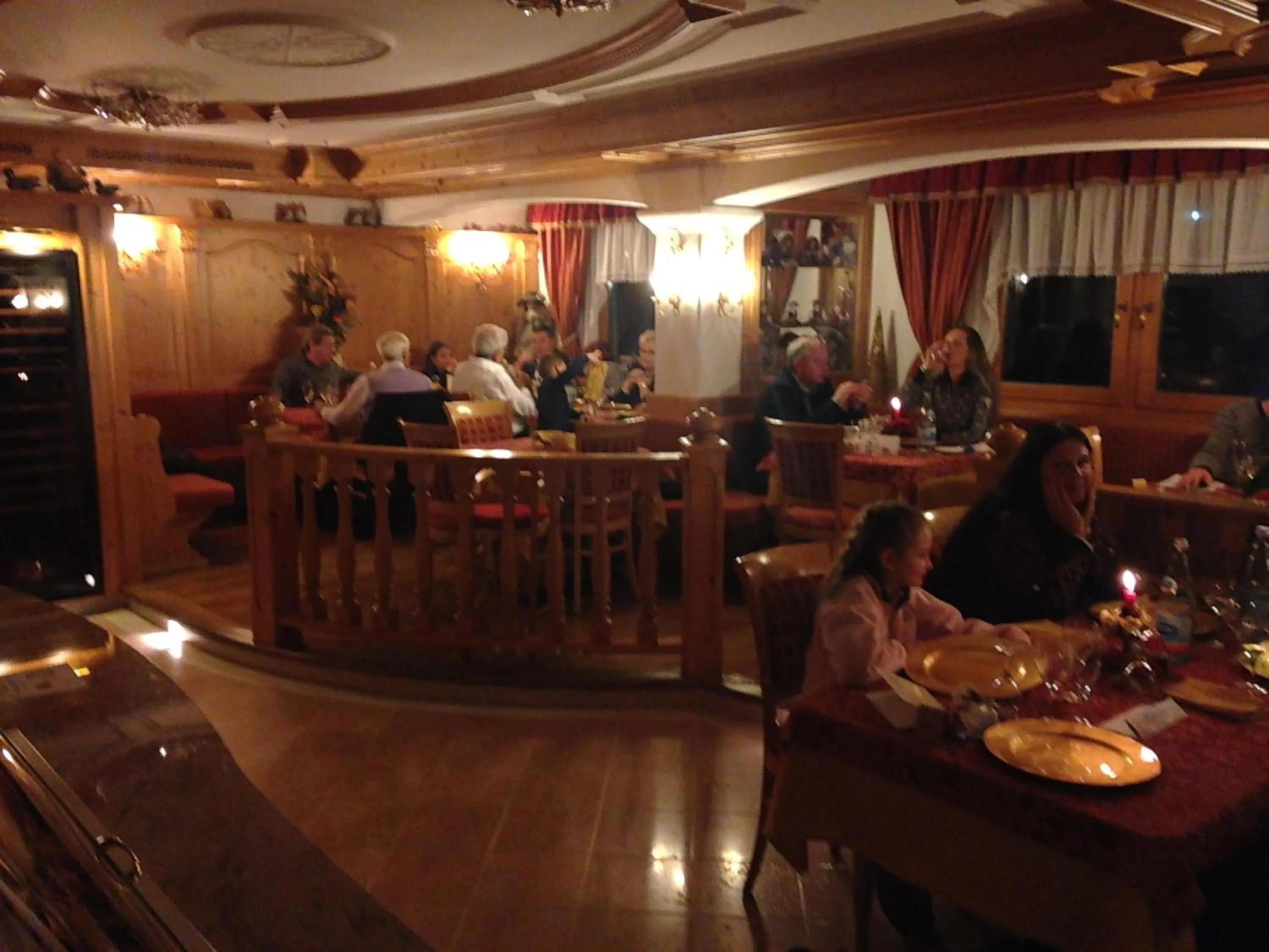 Restaurant/places to eat in Hotel Adriana