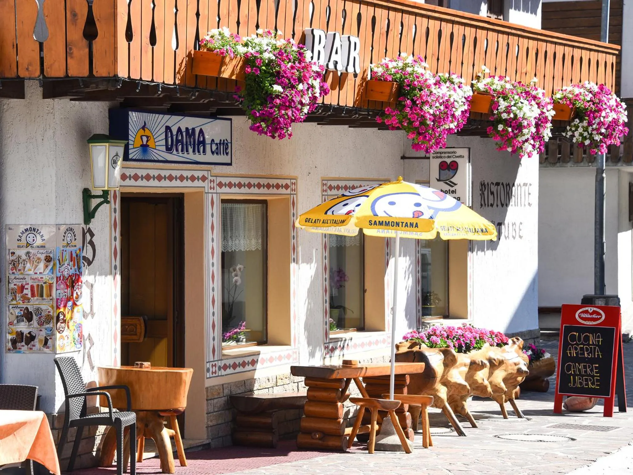 Facade/entrance in Hotel Adriana