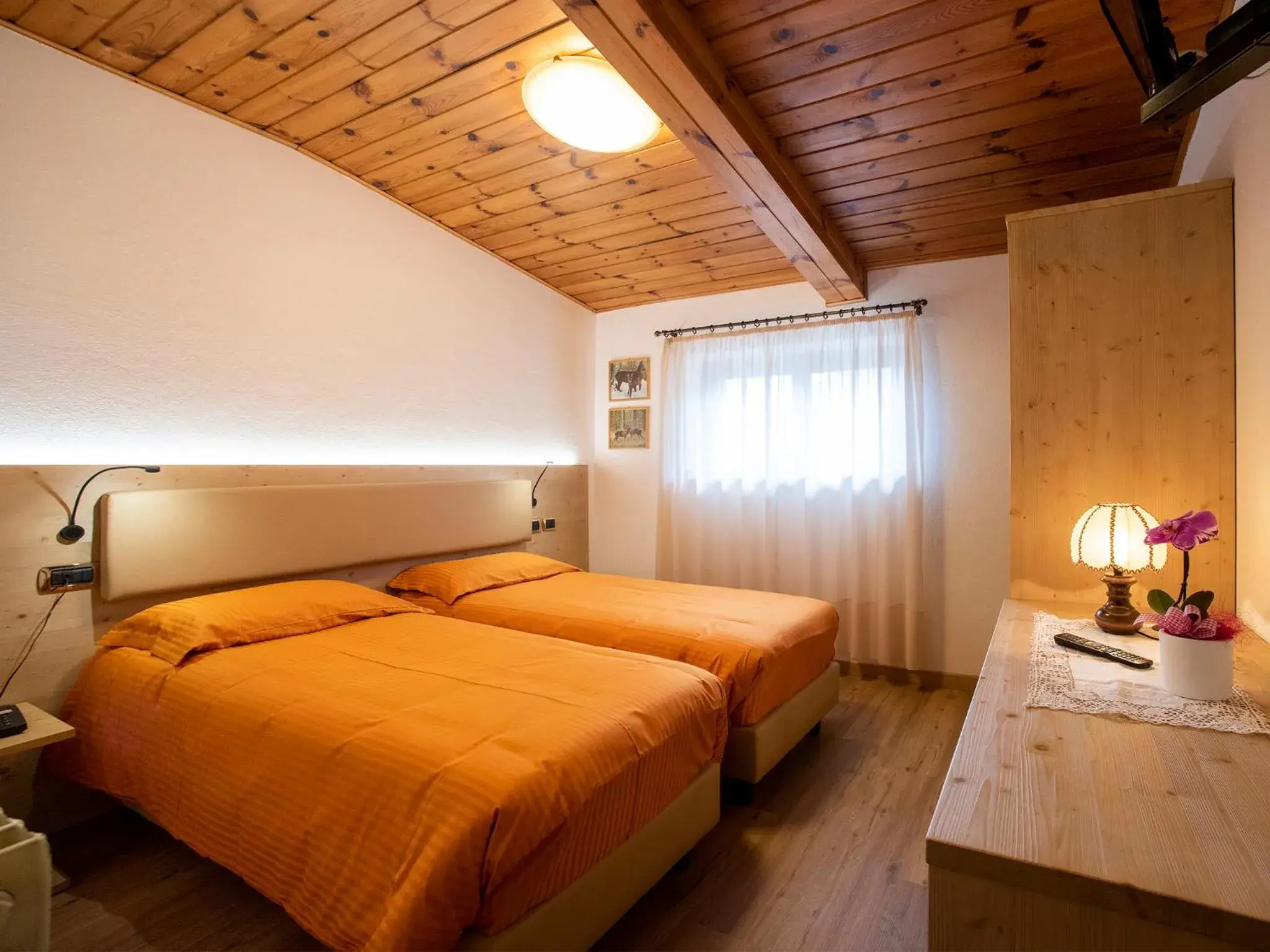 Economy Twin Room in Hotel Adriana Economy Twin Room in Hotel Adriana