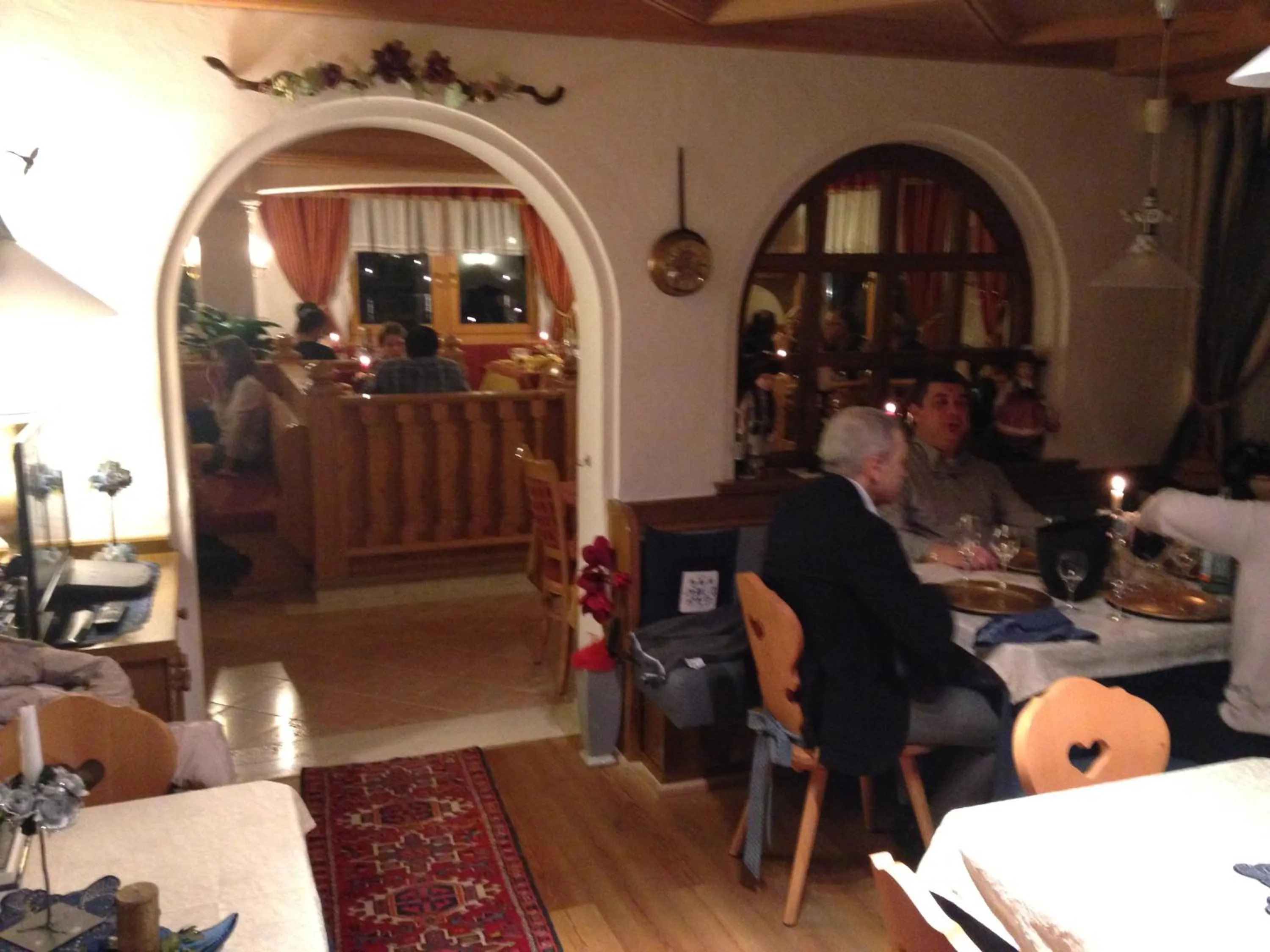 Restaurant/places to eat in Hotel Adriana