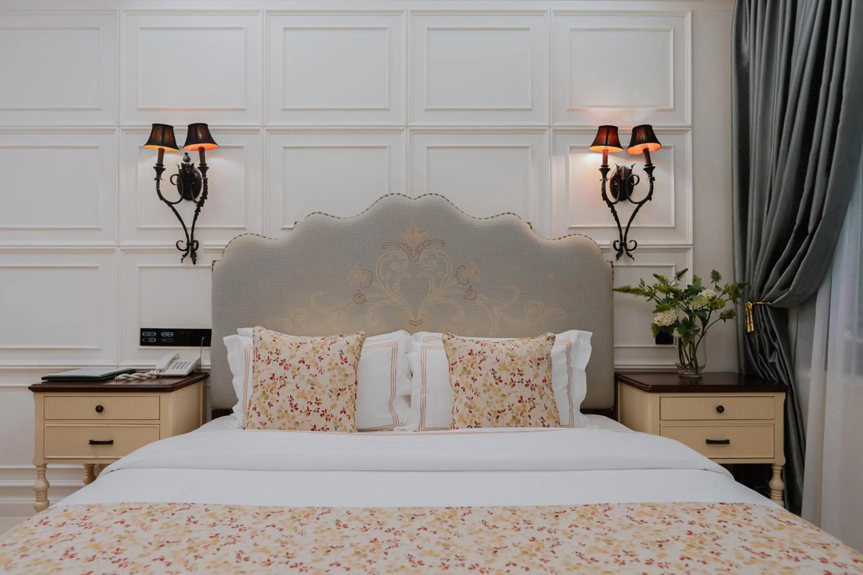 Bed in Midori Concept Hotel