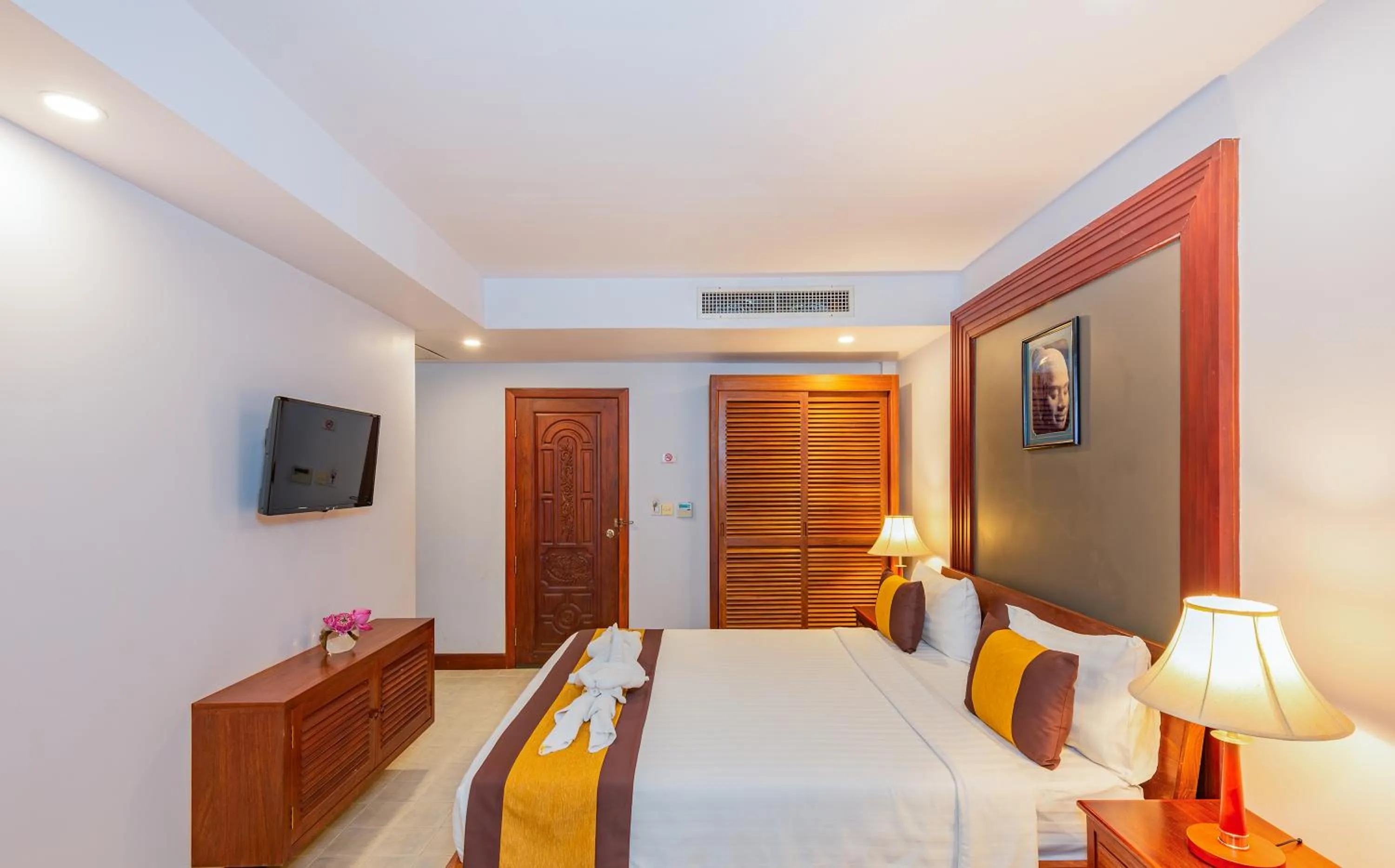 Bedroom, Bed in Shadow Angkor Residence