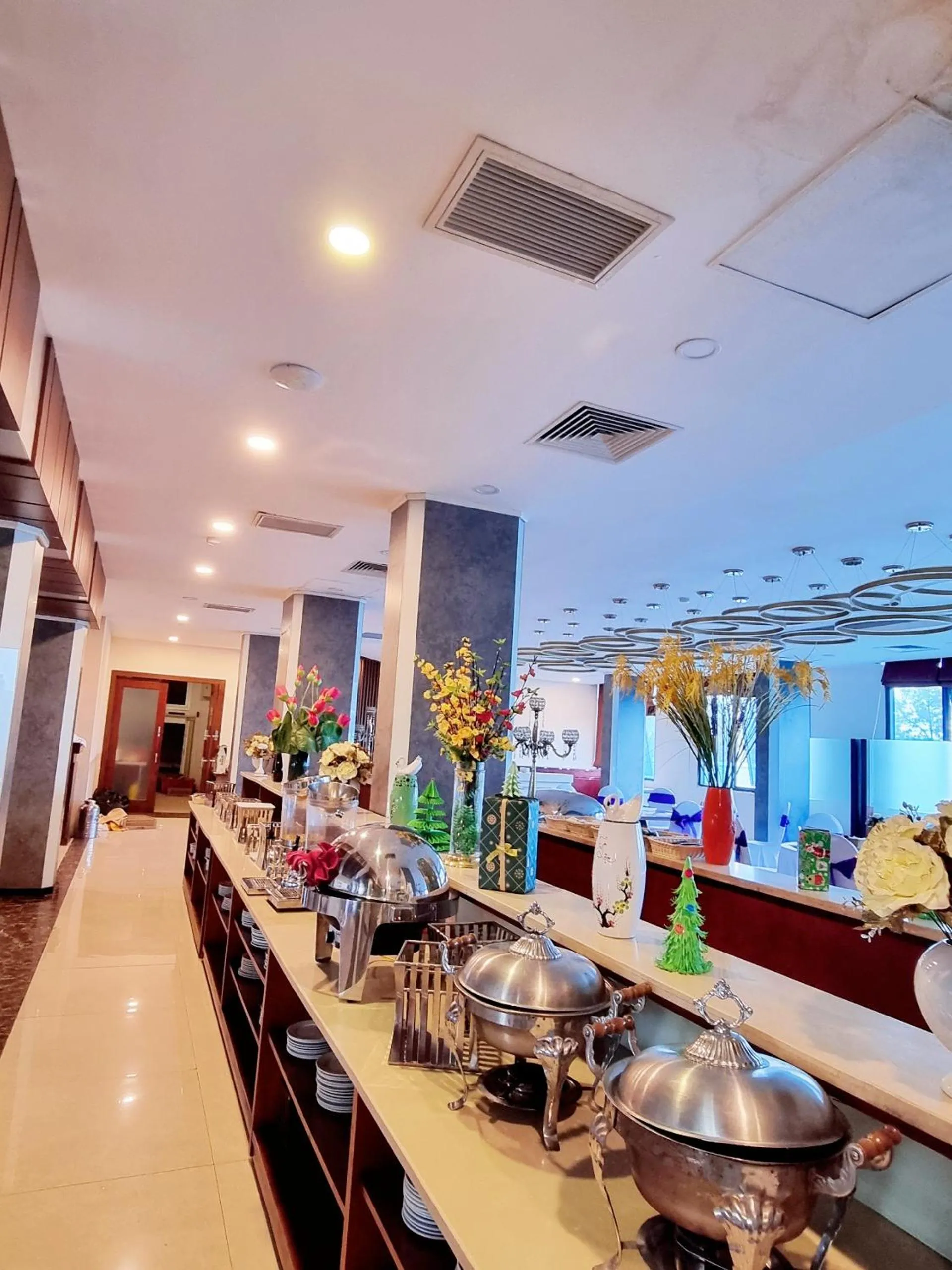 Restaurant/places to eat in Muong Thanh Vinh Hotel