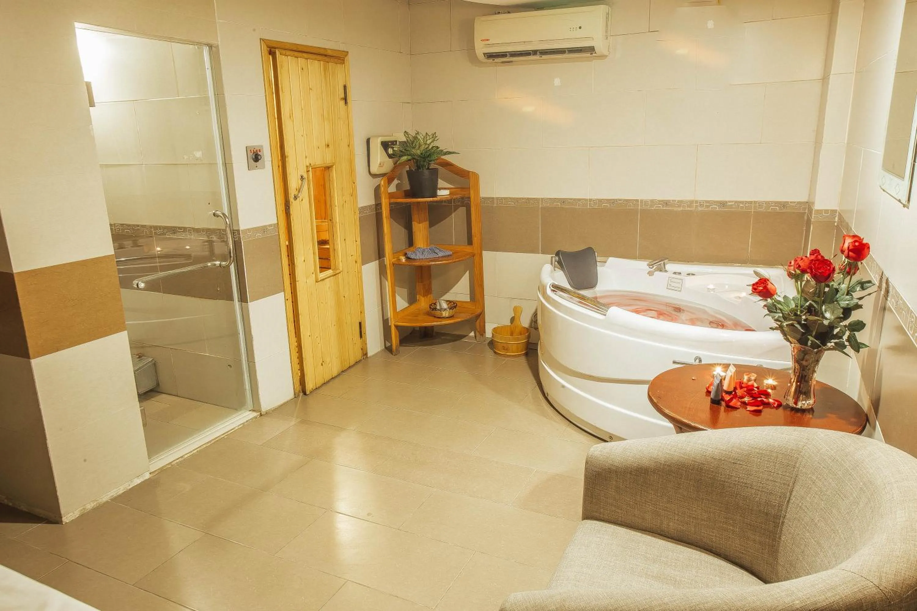 Massage, Bed in Muong Thanh Vinh Hotel
