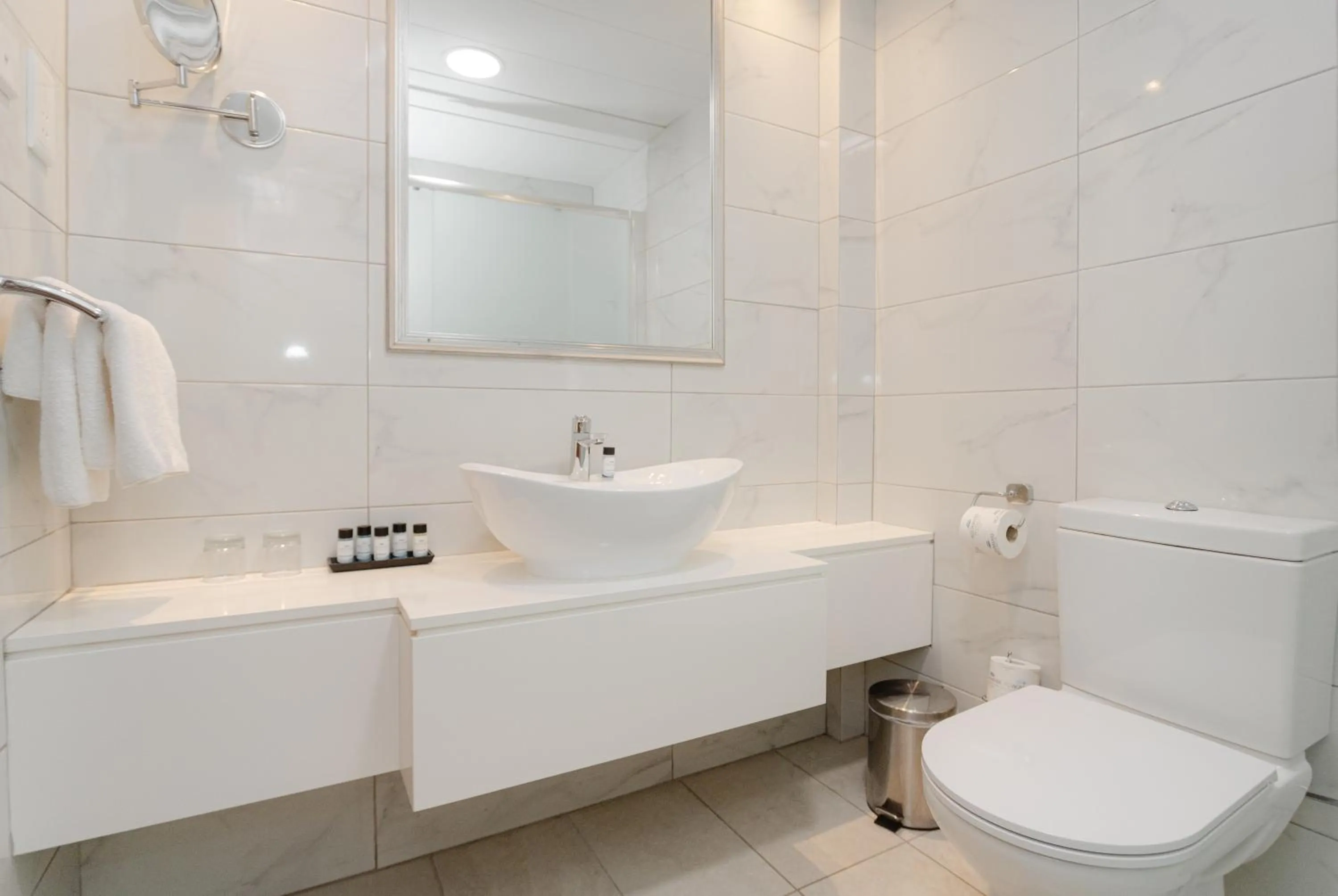 Bathroom in Aquamare Beach Hotel & Spa