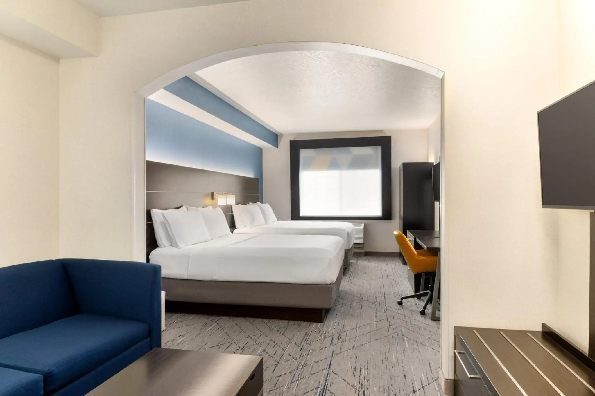 Photo of the whole room, Bed in Holiday Inn Express Hotel & Suites Eugene Downtown - University by IHG