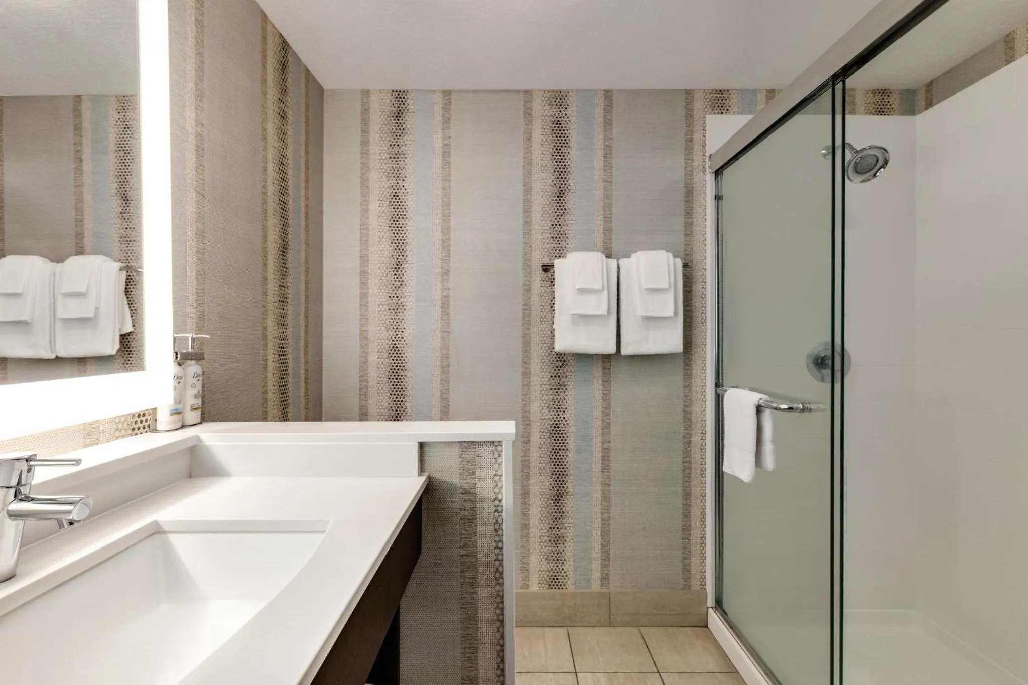 Photo of the whole room in Holiday Inn Express Hotel & Suites Eugene Downtown - University by IHG