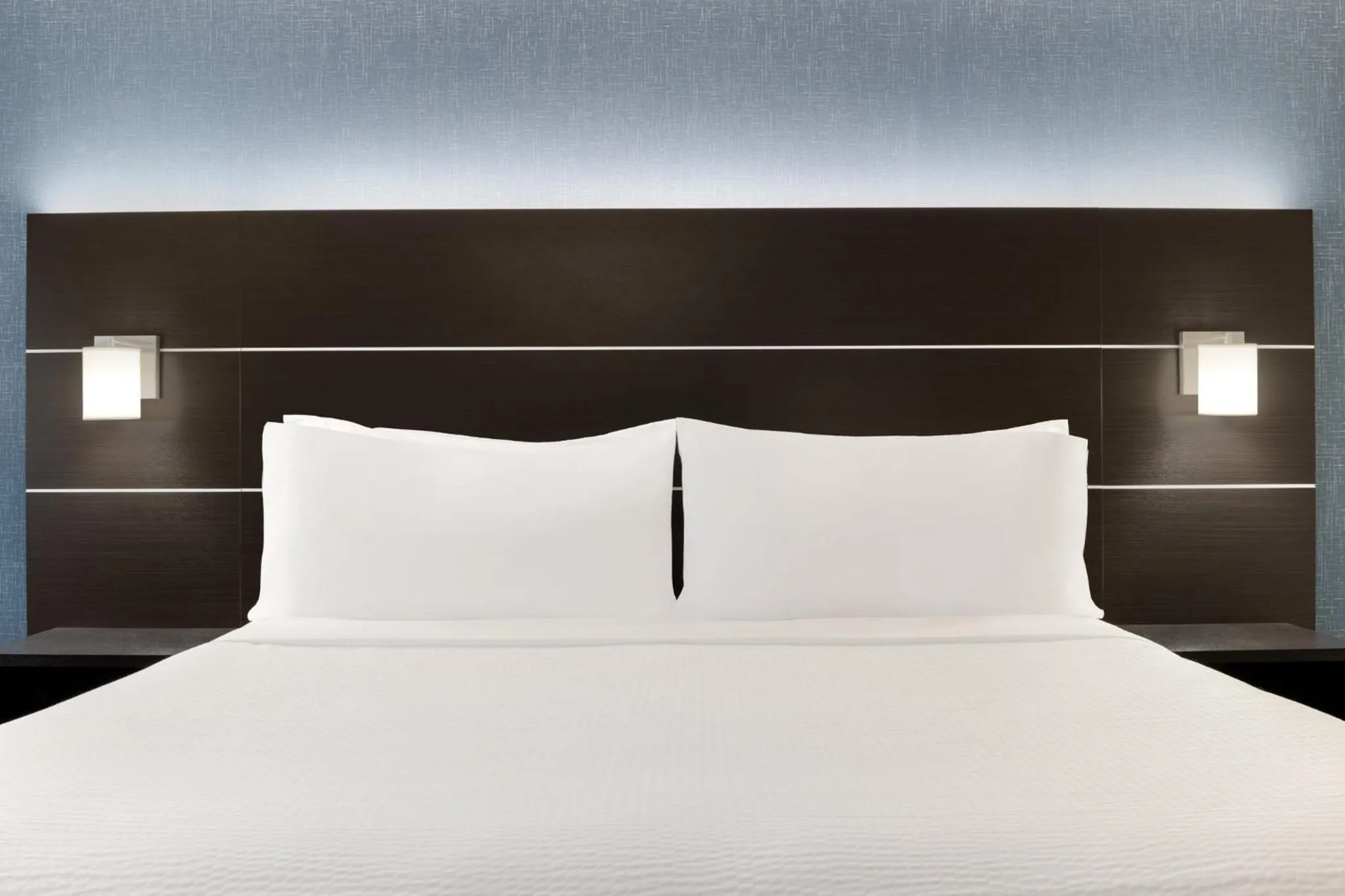 Photo of the whole room, Bed in Holiday Inn Express Hotel & Suites Eugene Downtown - University by IHG