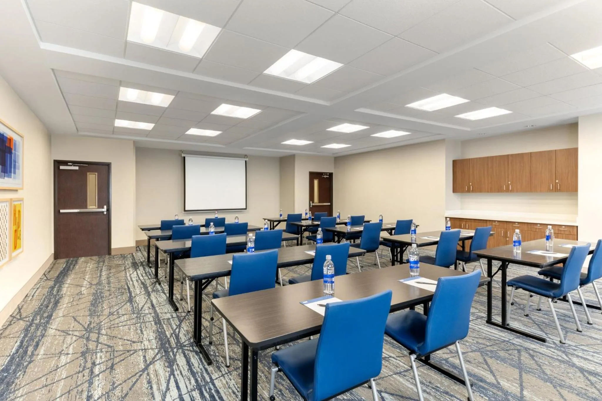 Meeting/conference room in Holiday Inn Express Hotel & Suites Eugene Downtown - University by IHG