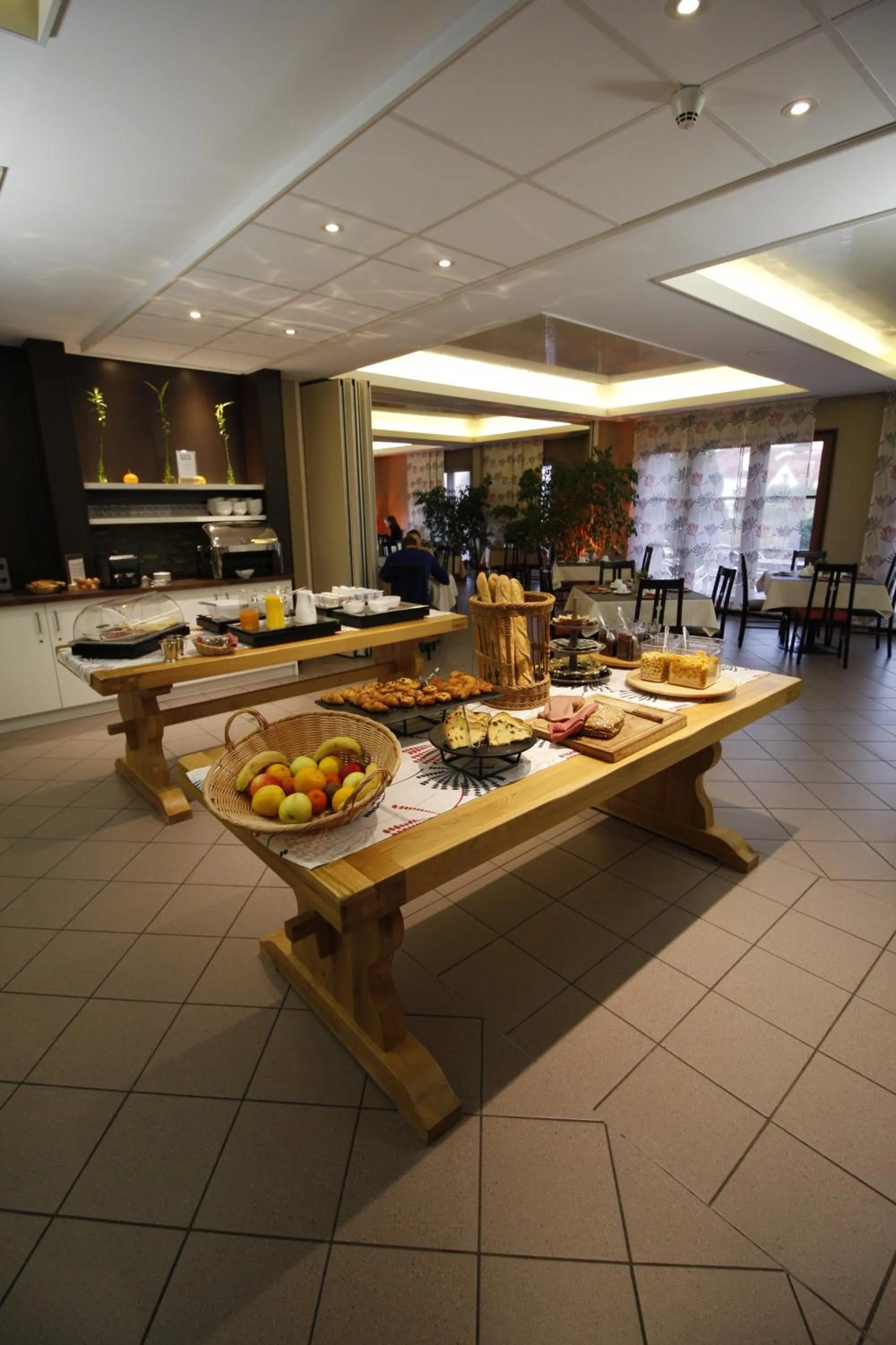 Buffet breakfast in Hôtel Restaurant Les Alizés